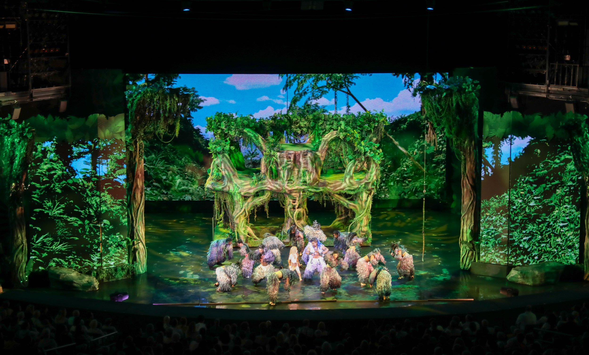  Directed by Scott Anderson Choreography by Mara Greer Scenery and Lighting by Paul Black Costume Co-ord. by Bradley Lock Sound Design by Josh Liebert HMU Design by Matthew Reeves Oliver 