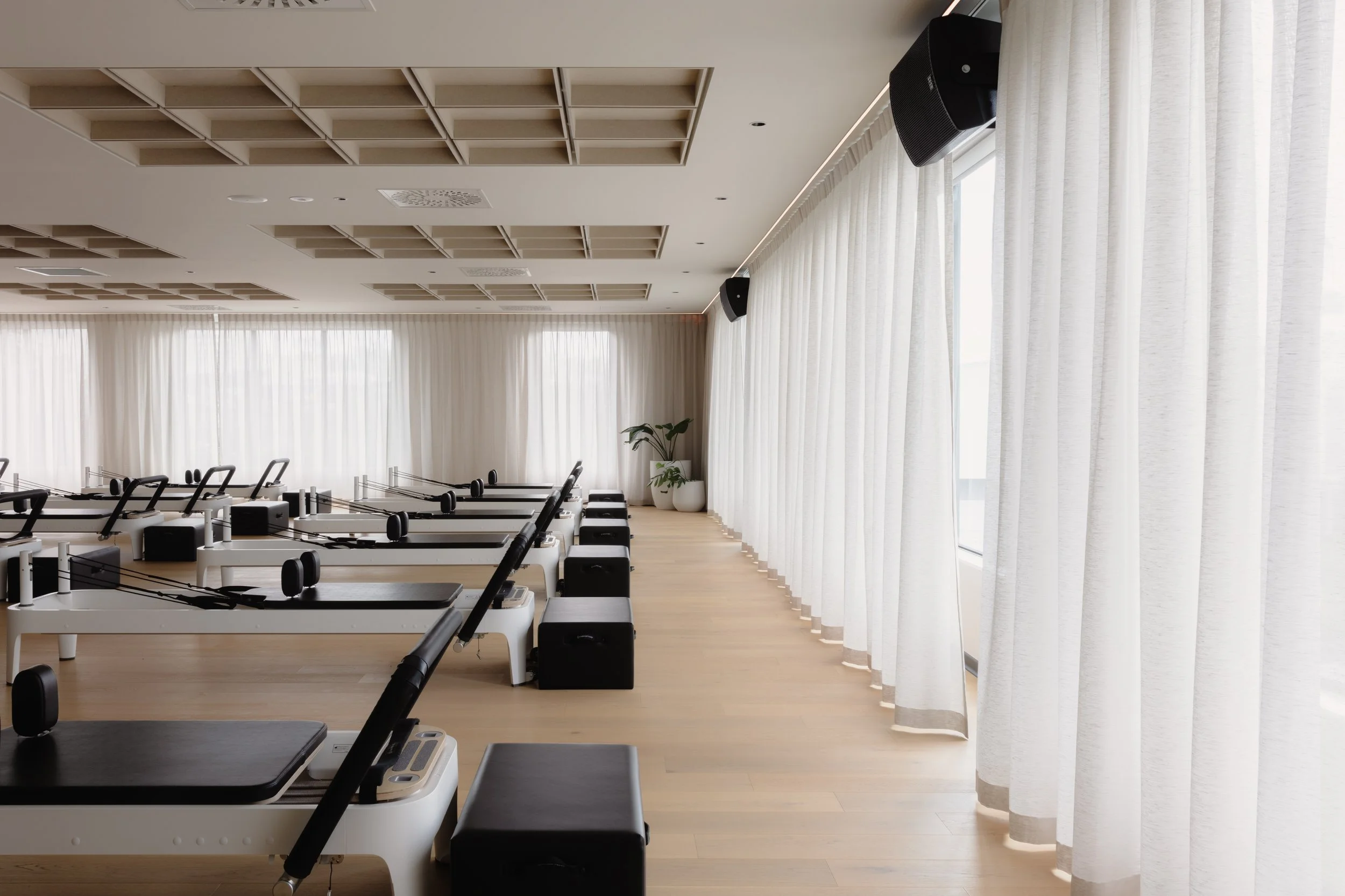 LMNZ_Newm_Club_Mindbody_Reformer_2-highres.jpg