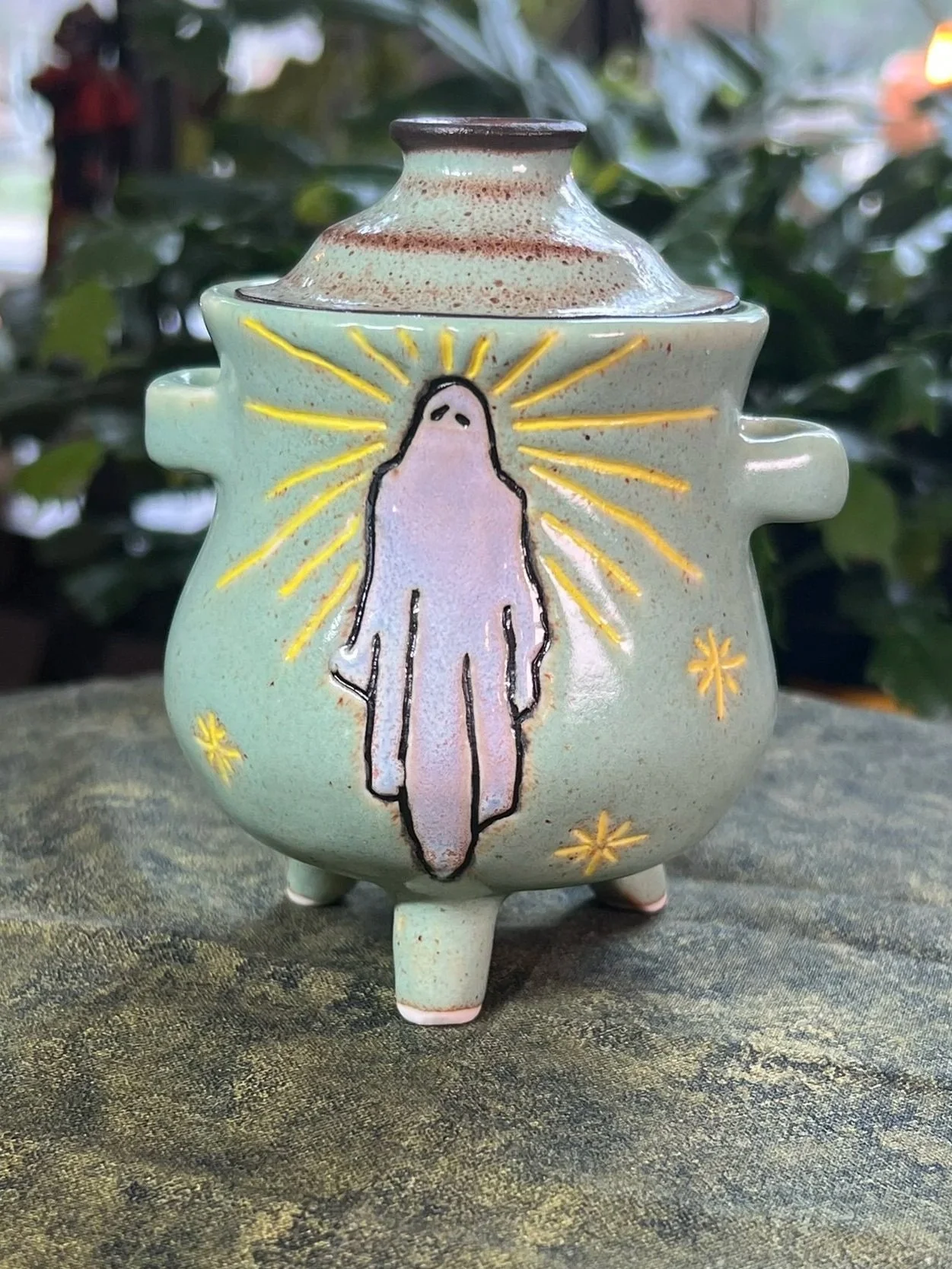 Lidded Ghost Cauldron