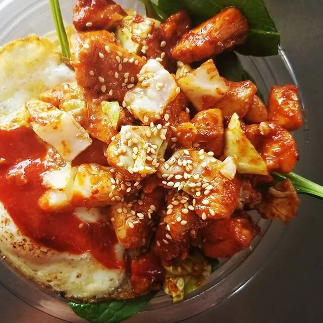 Could ya use a little SEOUL in your BOWL? We hope to be comin' around your hood soon!
.
.
FRI 6/19 - Friday Lunch Service @vandenbergexchange #vandenbergafb, 11-1:30P .
.
WED 6/24 - Wednesday Lunch Service @tenniswarehouse #sanluisobispo, 11-1:30P .
