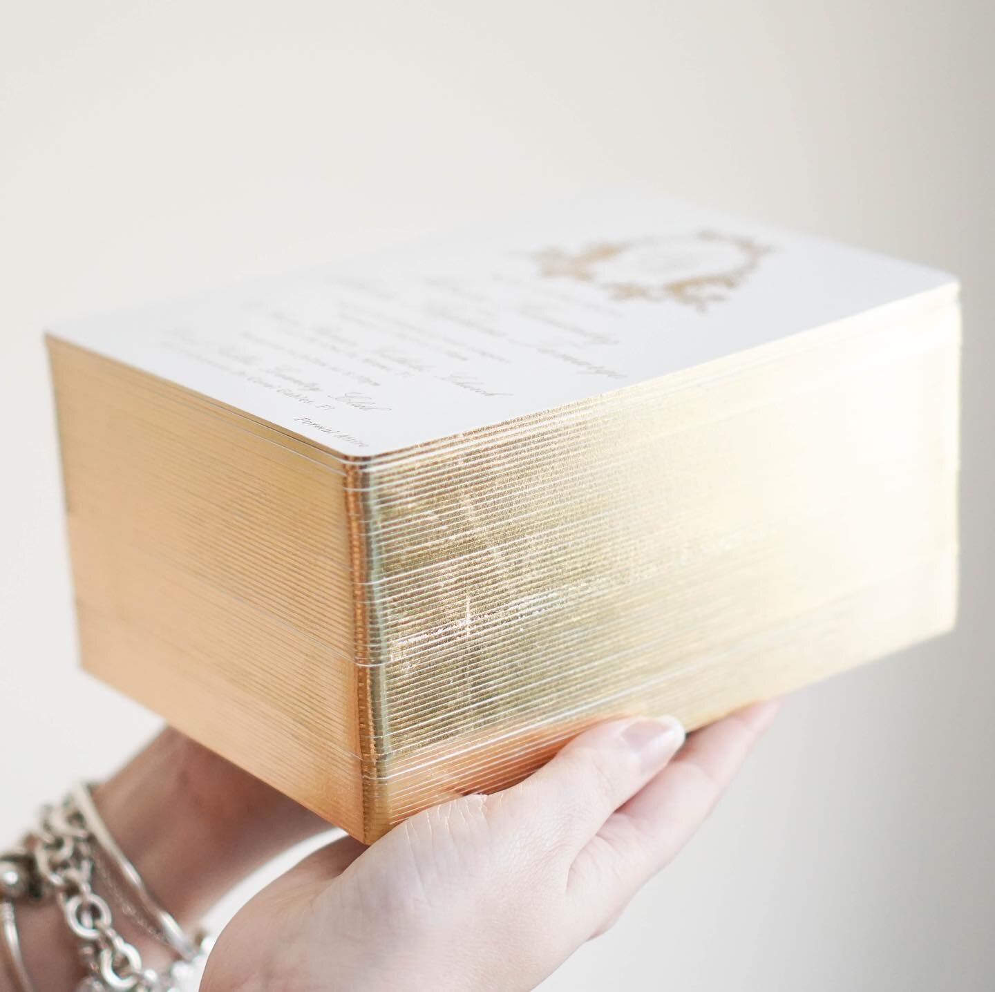 Can it get more impressive than this?⁣
⁣
If you want to impress your guests, we have got just the thing for you!⁣
Luxuriously triple-thick cardstock (900gsm/330lbs!), press-printed and edged with Metallic Gold Foil.⁣
⁣
Invitations like this provide a