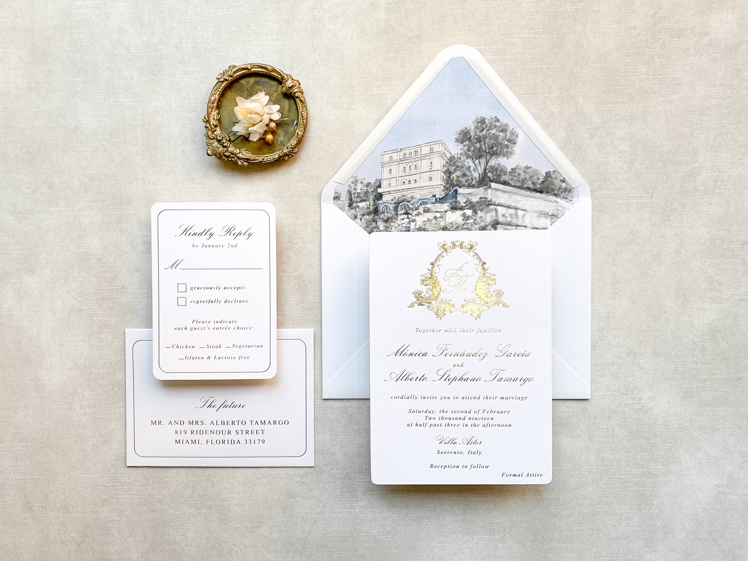 Wedding invitations in gold foil — LETTERING BY GRG