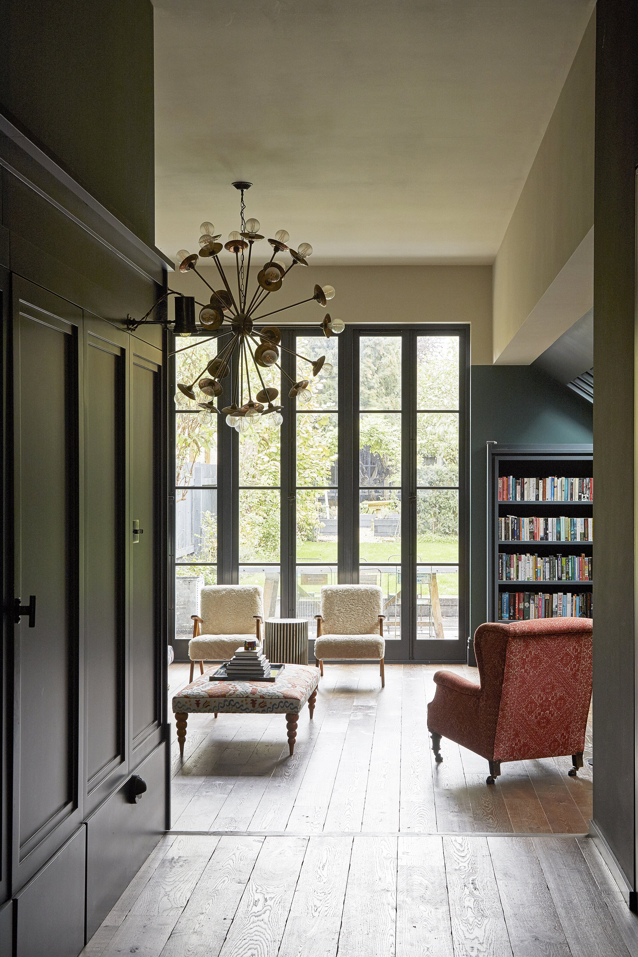 Interiors by Kate Guinness Design. Photography by Anna Stathaki