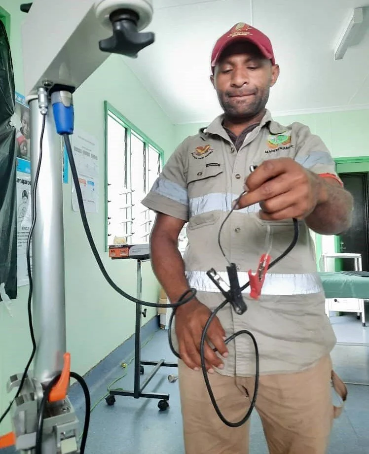 Car battery saves Eye Camp in Alkena