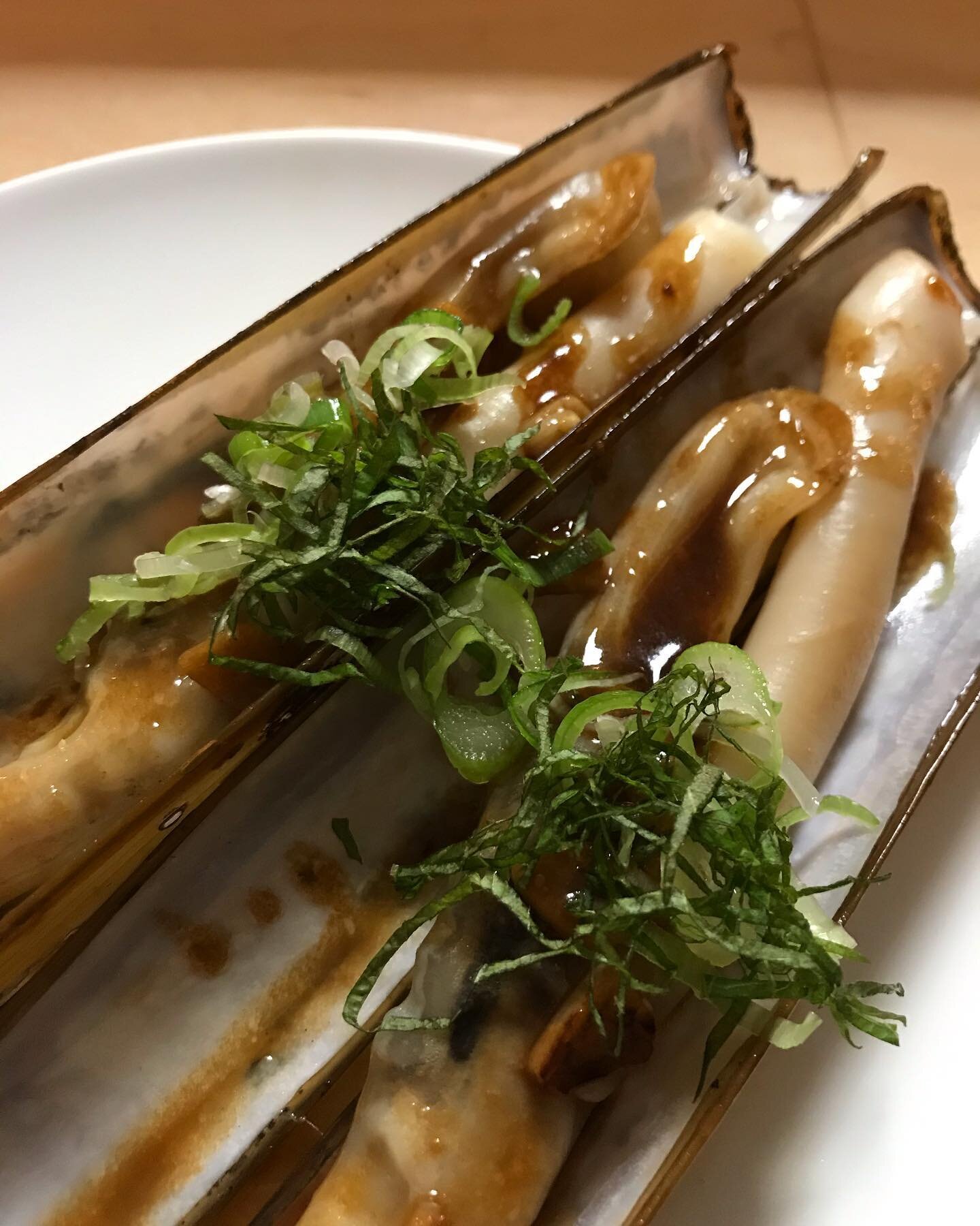 Tonight&rsquo;s special,  Razor clam from @rejoicedh88 steamed with Sake, garlic, butter and soya sauce. Topped with spring onions and Shiso from @yukiskitchen20