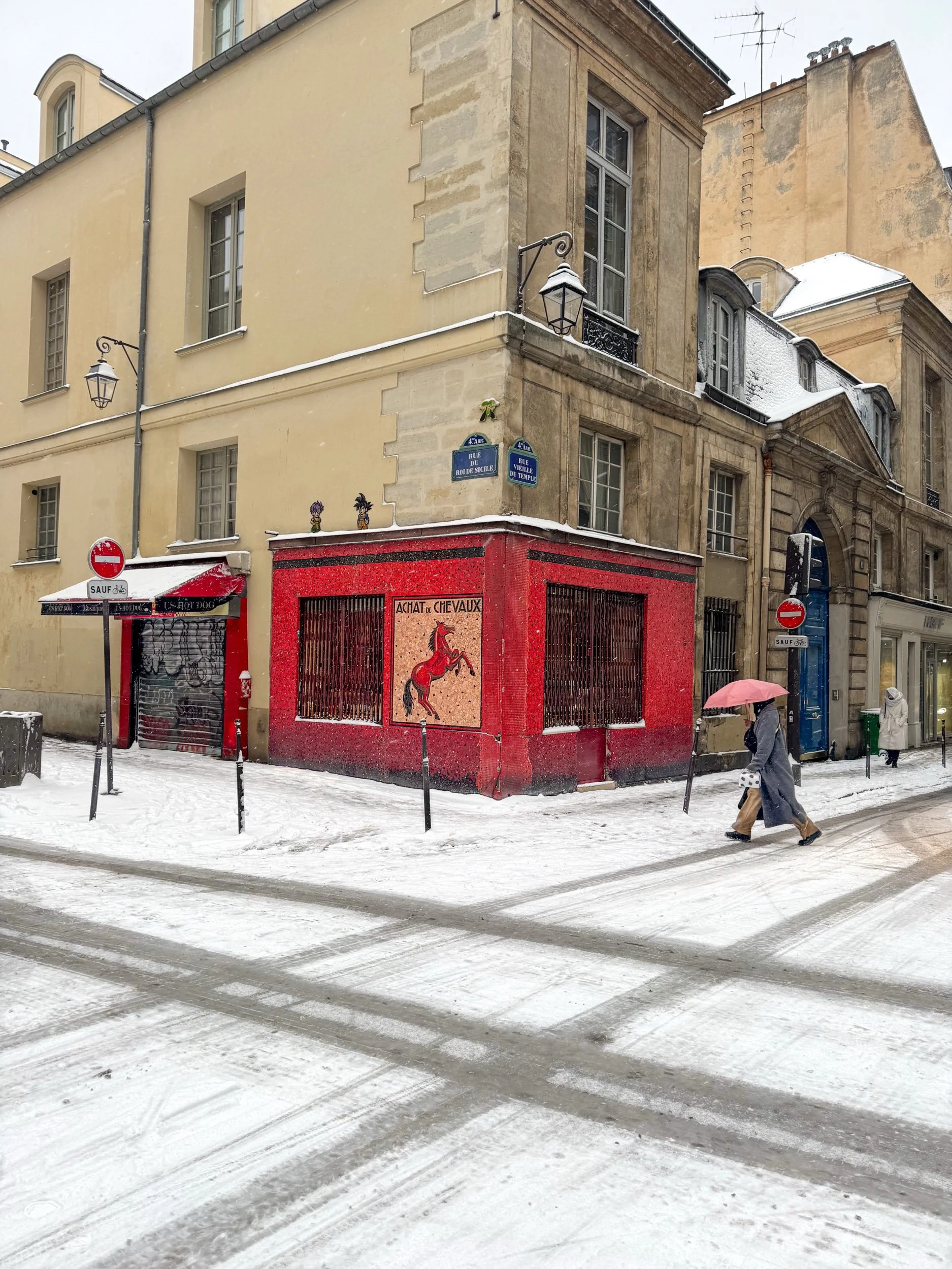  « Achat de chevaux » rue vieille du Temple, le Marais, January 2026 