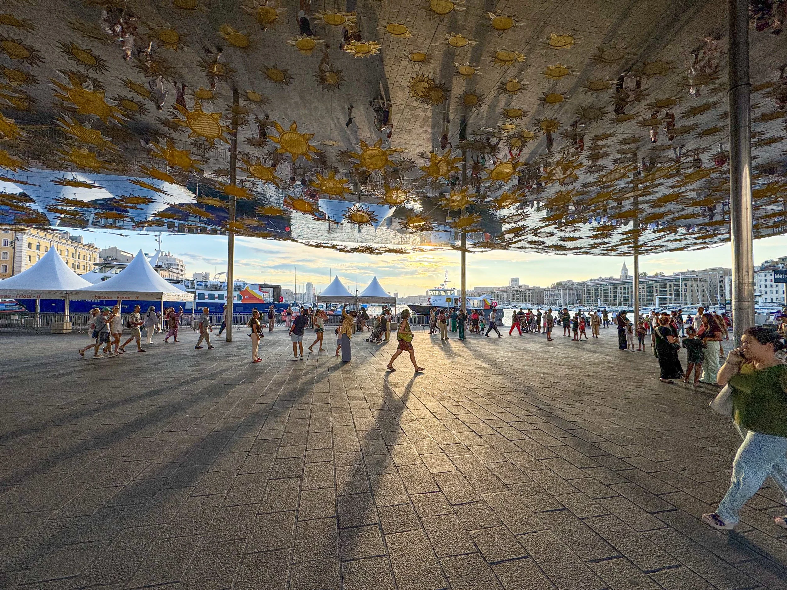  Under the sunscreen on the old port 