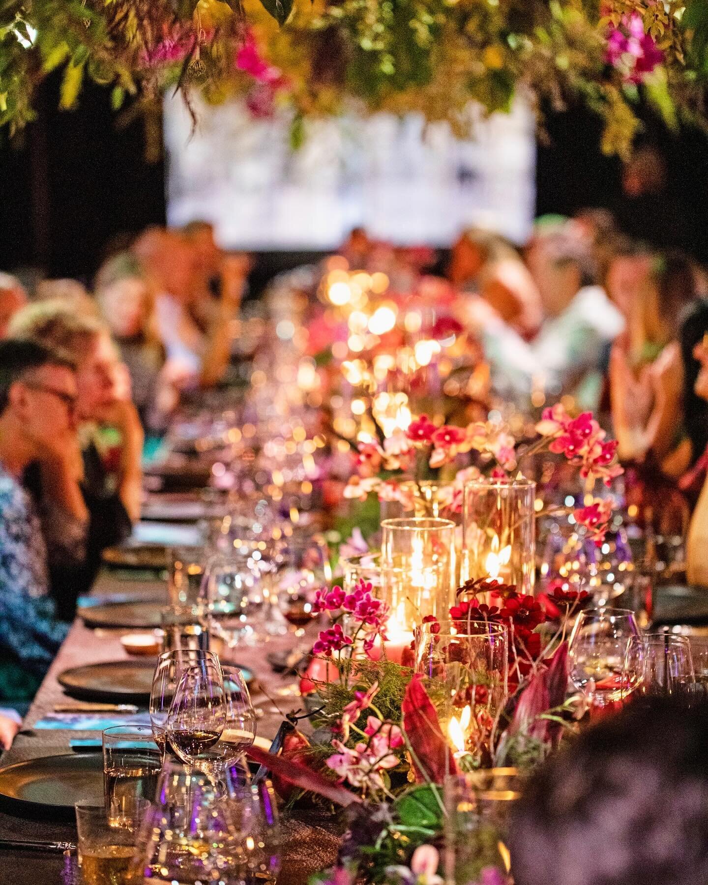 Cheers to the weekend! 
Planning &amp; Design: Napa Valley Celebrations 
Floral &amp; Styling: @meredithlawdesign 
Lighting &amp; Structure: @theluxproductions 
Rentals: @theonicollection 
Photo: @gentlemanandaginger 

#napaeventplanner #napavalleyce
