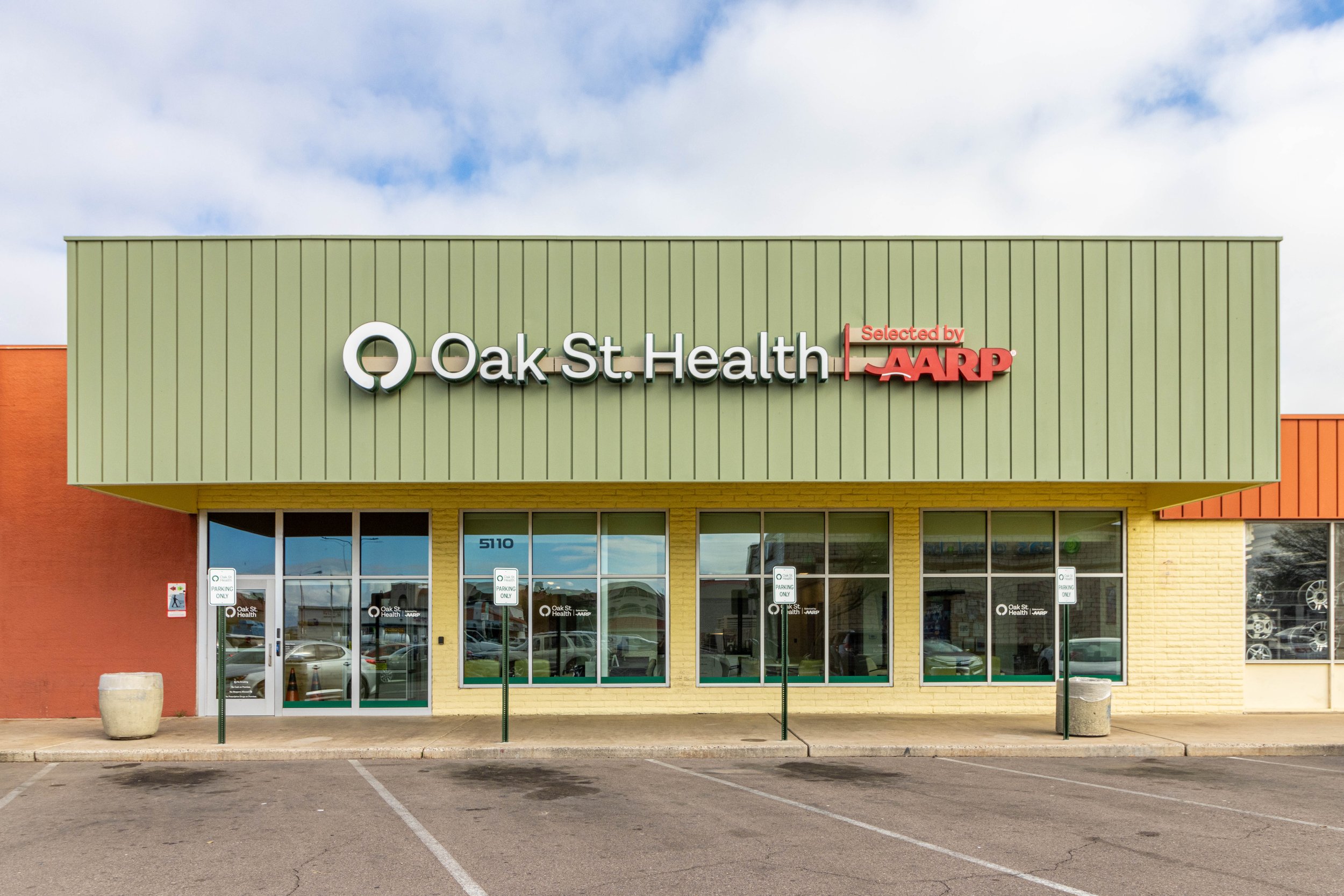 Doctors-Office-at Wedgewood Park-Health-Clinic-in-5110 W McDowell Rd,Phoenix-Oak Street Health-002.jpg