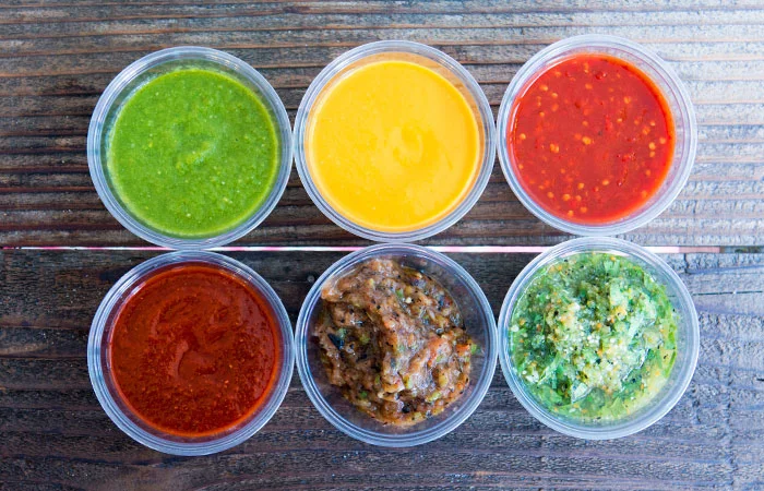 photo_chicas-tacos_salsas-1.jpg