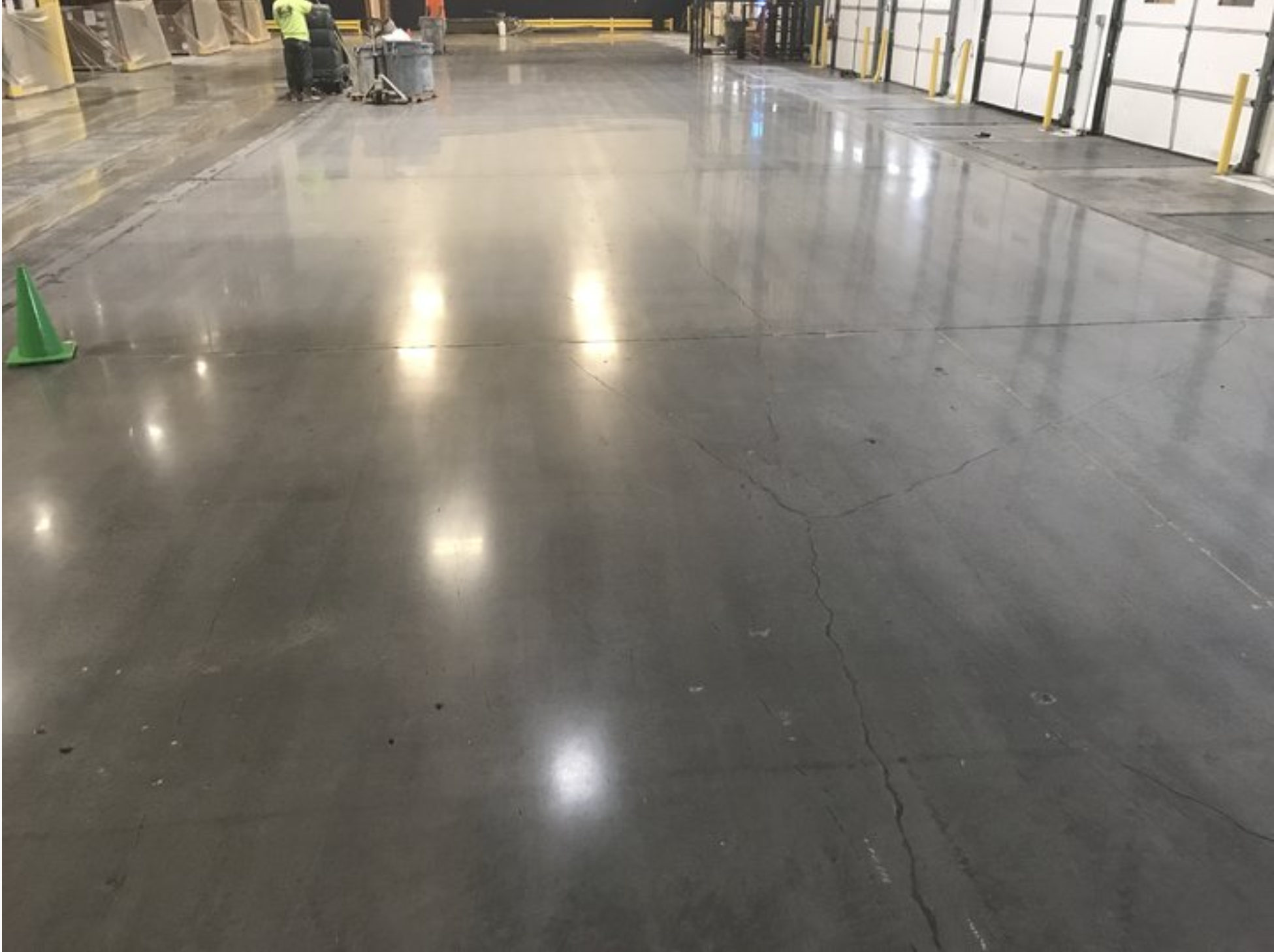 When Two Surfaces Are Better Than One: Combining Polished Concrete with Epoxy or Stain for Superior Floors