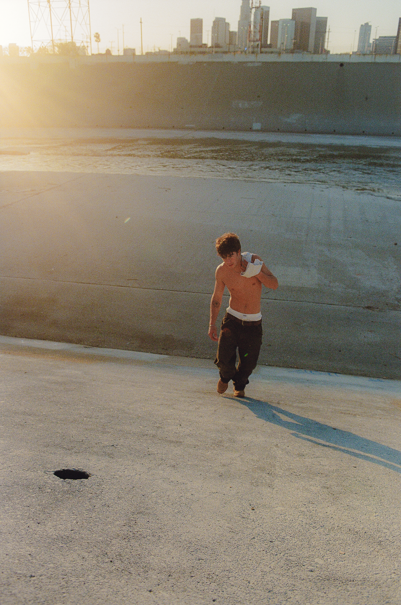 NoaHarrison_LARiver_13126_look2-13.png