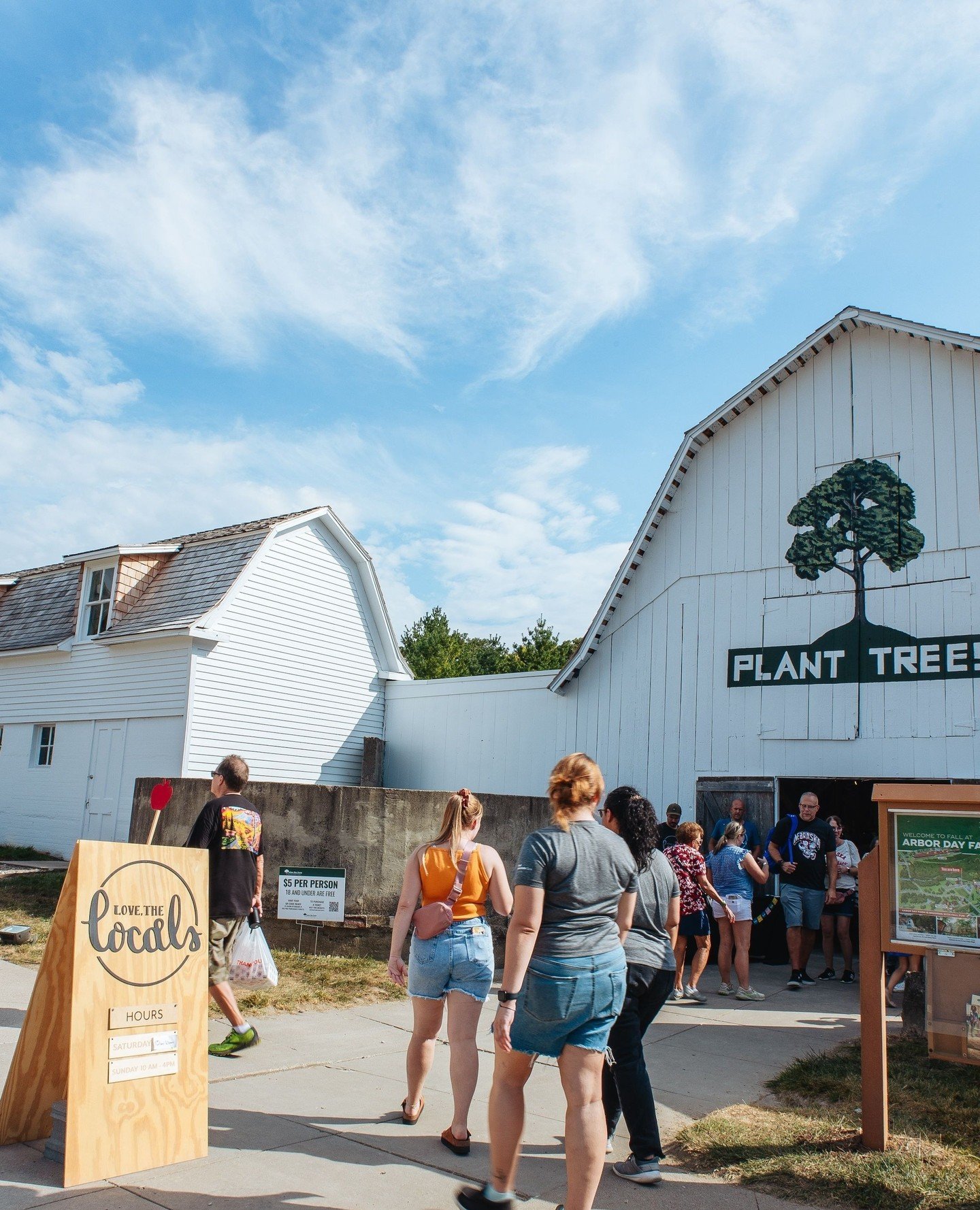 Don't forget...Applications for our Fall and Holiday Markets are now open! September at Arbor Day will be here before we know it, and so will that application deadline of July 7th. ⁠
⁠
Head to our website to find both Fall and Holiday Applications, a