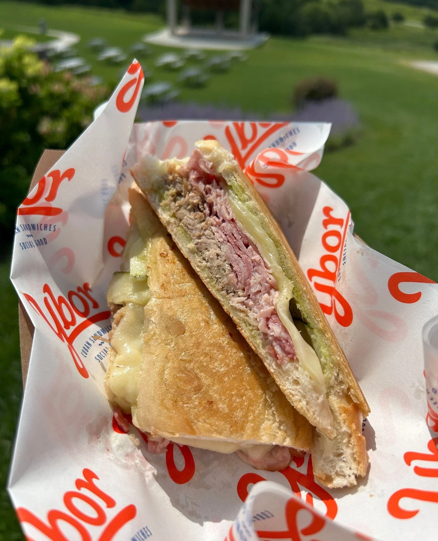 Let's talk Food + Drink! ⁠
⁠
While you shop you can snack, eat, and drink! There will be a variety of food and drink available for purchase both Saturday and Sunday when you join us @canoyerlincoln for the Holiday Market! ⁠
⁠
December 5th | Sip + Sho