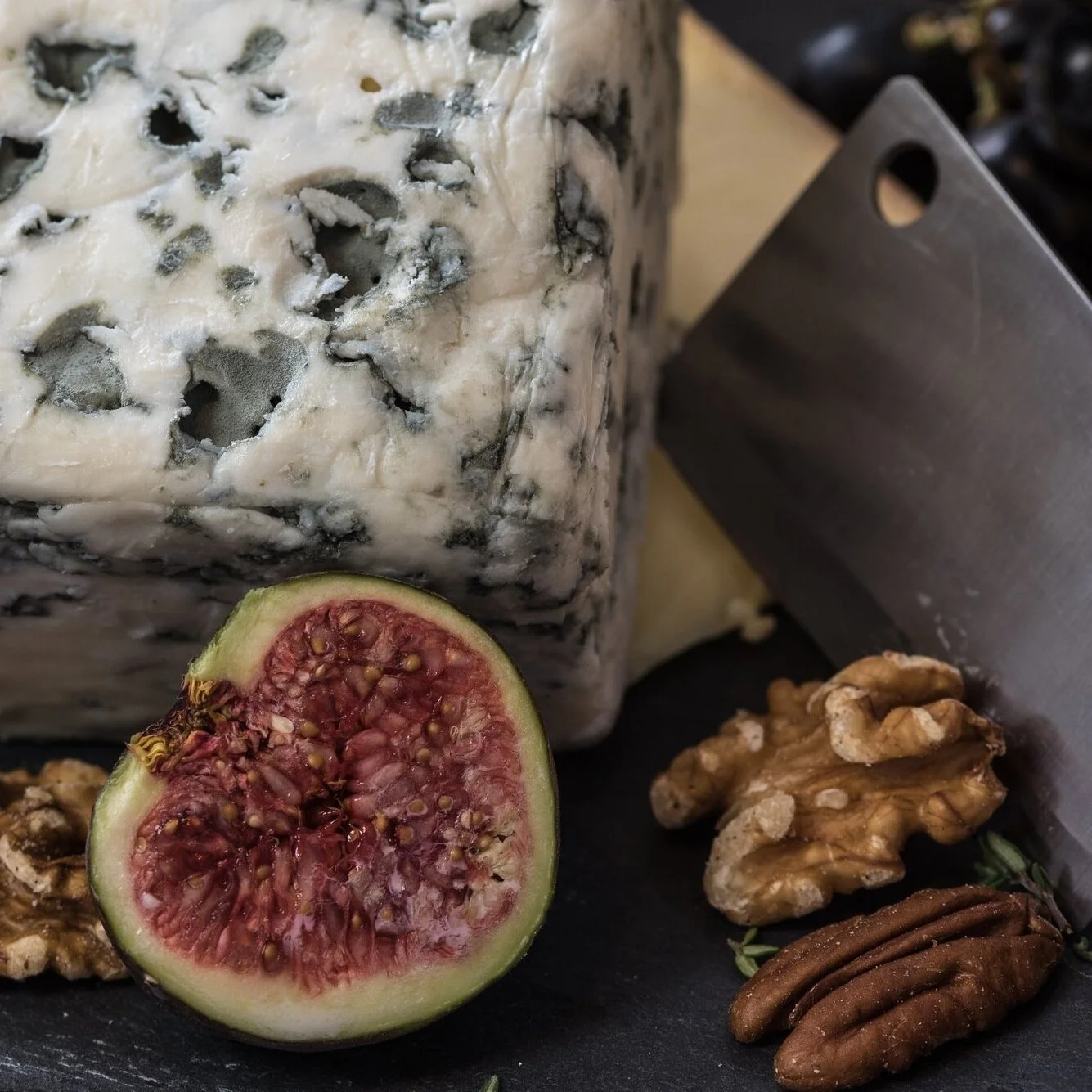 R-Gorgonzola%2BDolce%2BFig%2BCrushed%2B%2BWalnuts.jpg