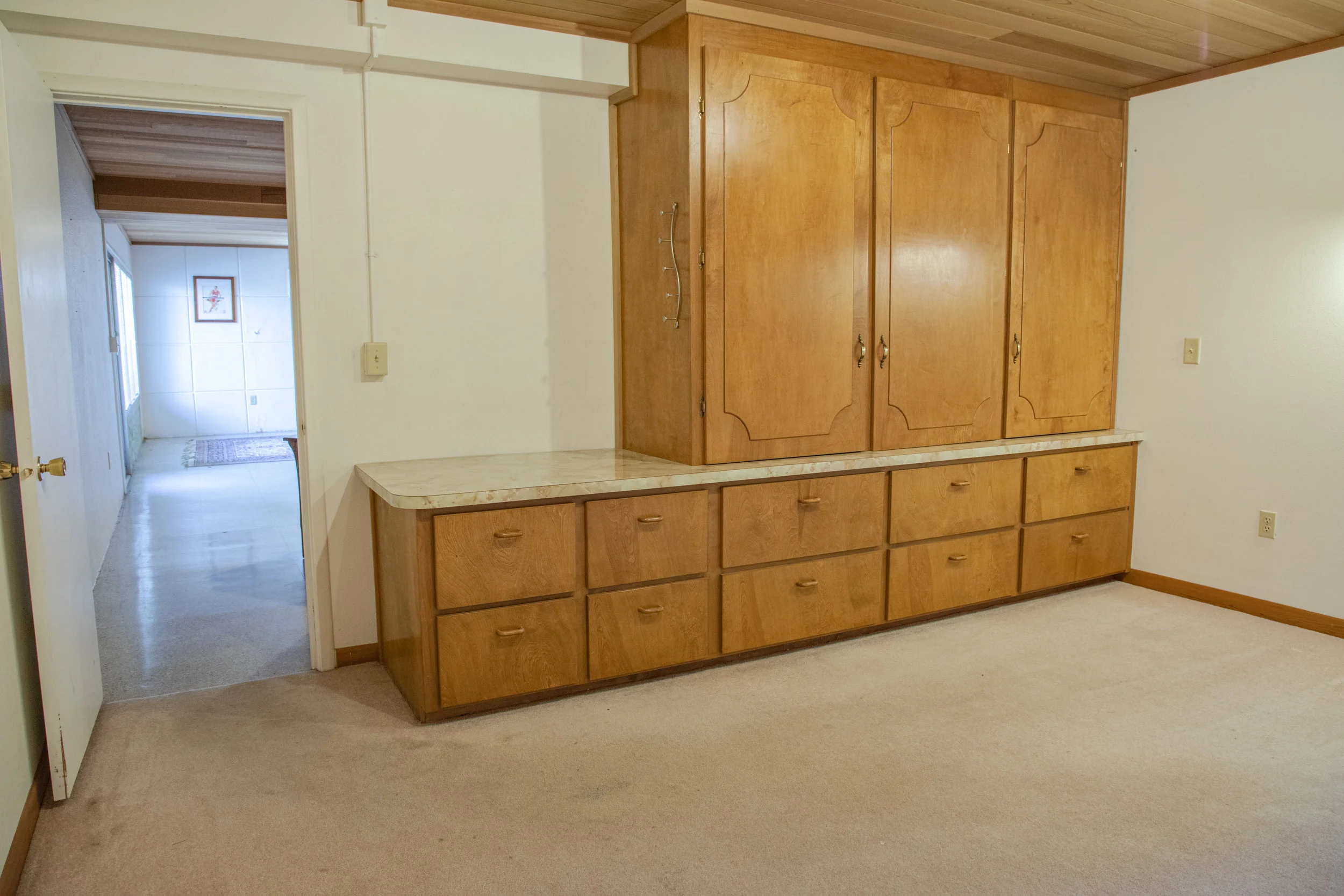 2ndlivingbed2.jpg