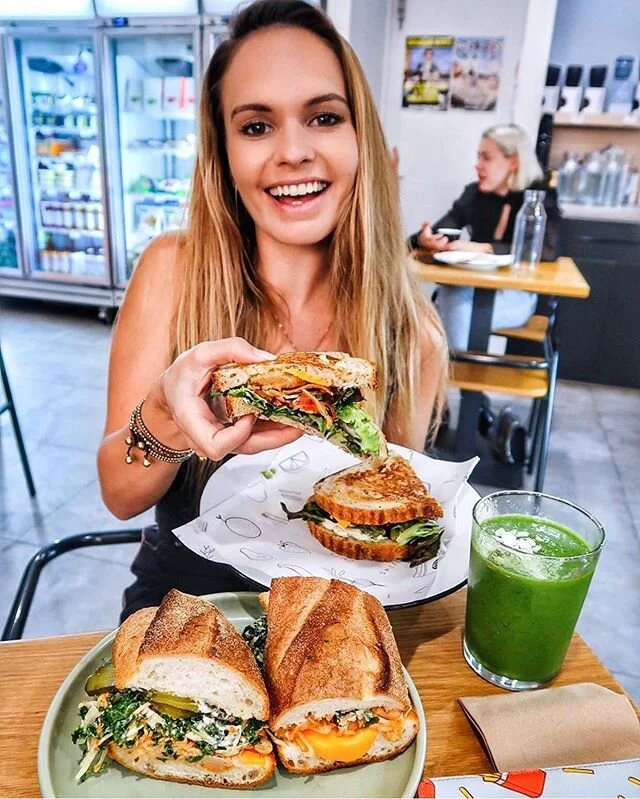 ALL OF THE THINGS!! If you’re heading down for Valentine’s Day tomorrow let this feast be some inspiration! Thanks to @thelittlelondonvegan for dropping in all the way from 🇬🇧 for this great snap! 😜🌱