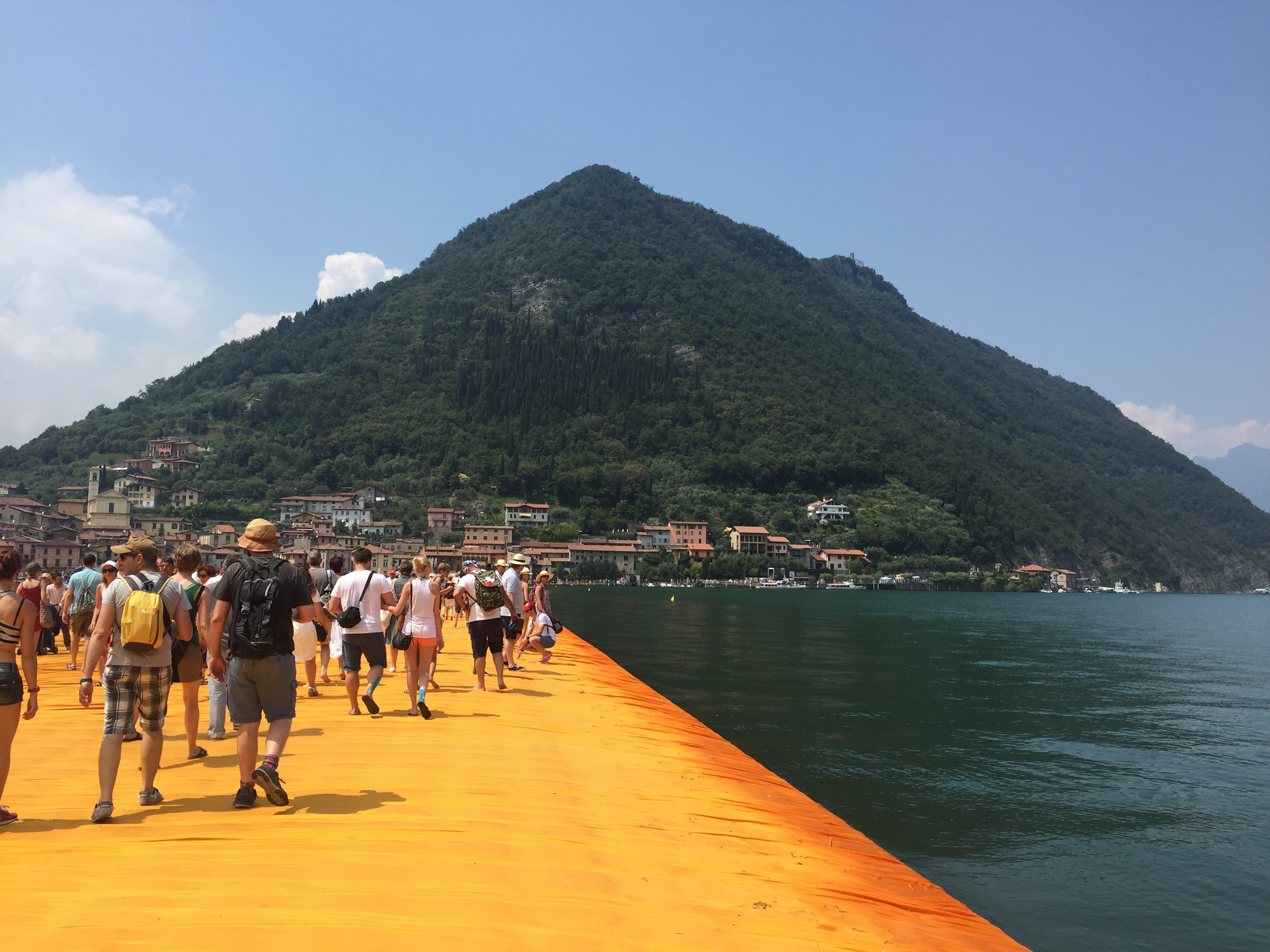 Lake-Iseo-Christo-Jeanne-Claude-02.jpeg