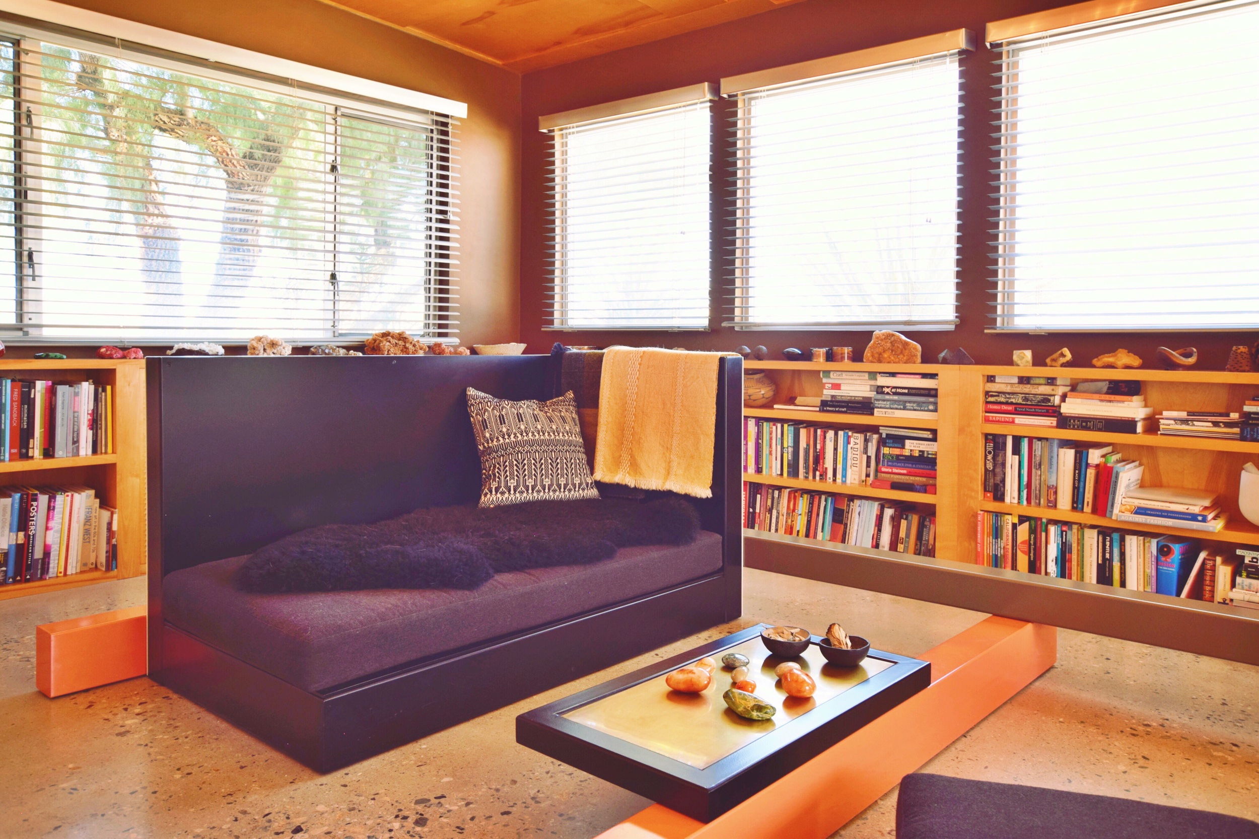 The living room with the multifunctional Planar Configuration Unit.
