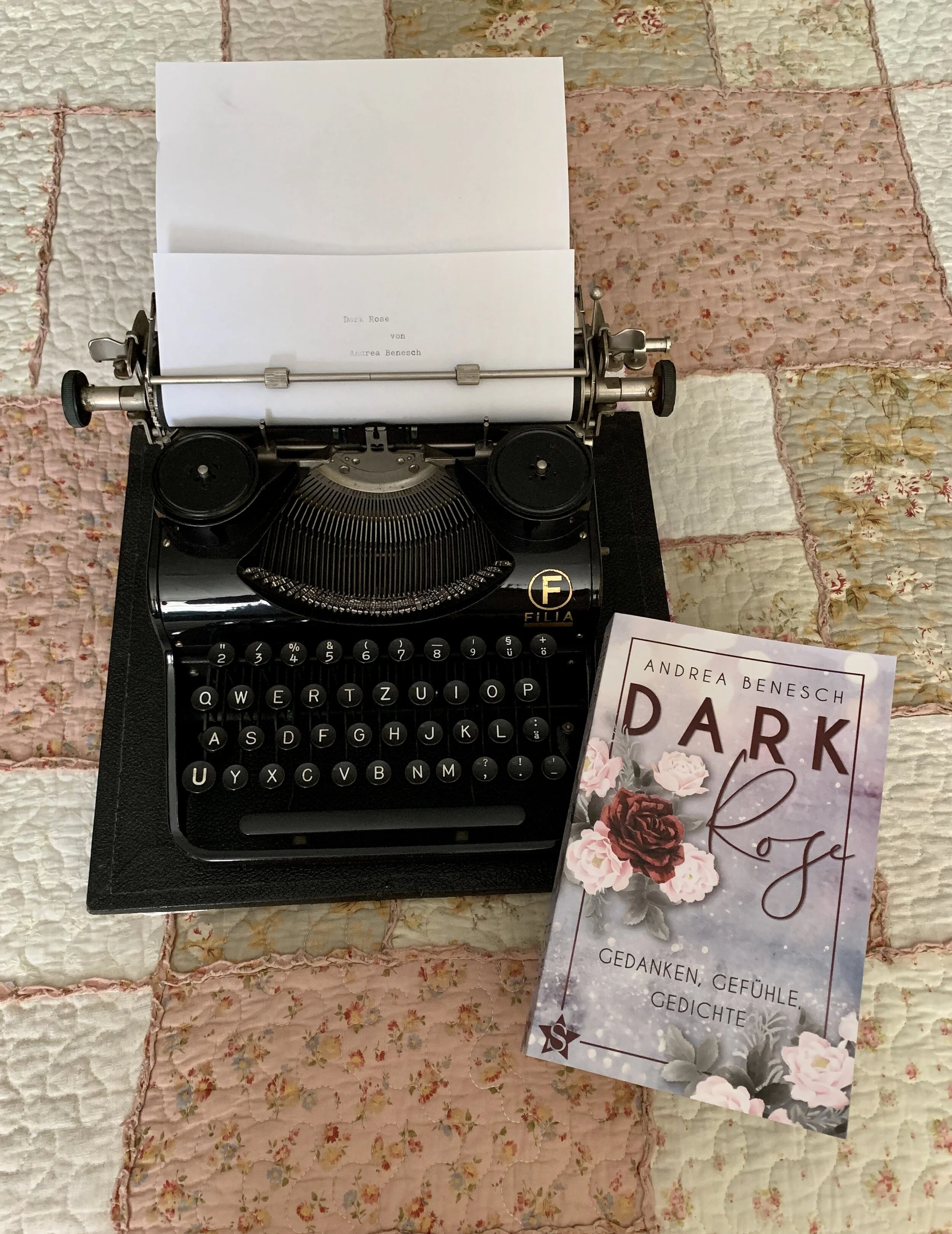 Am 14.06.2020 erscheint mein Gedichtband "Dark Rose"!