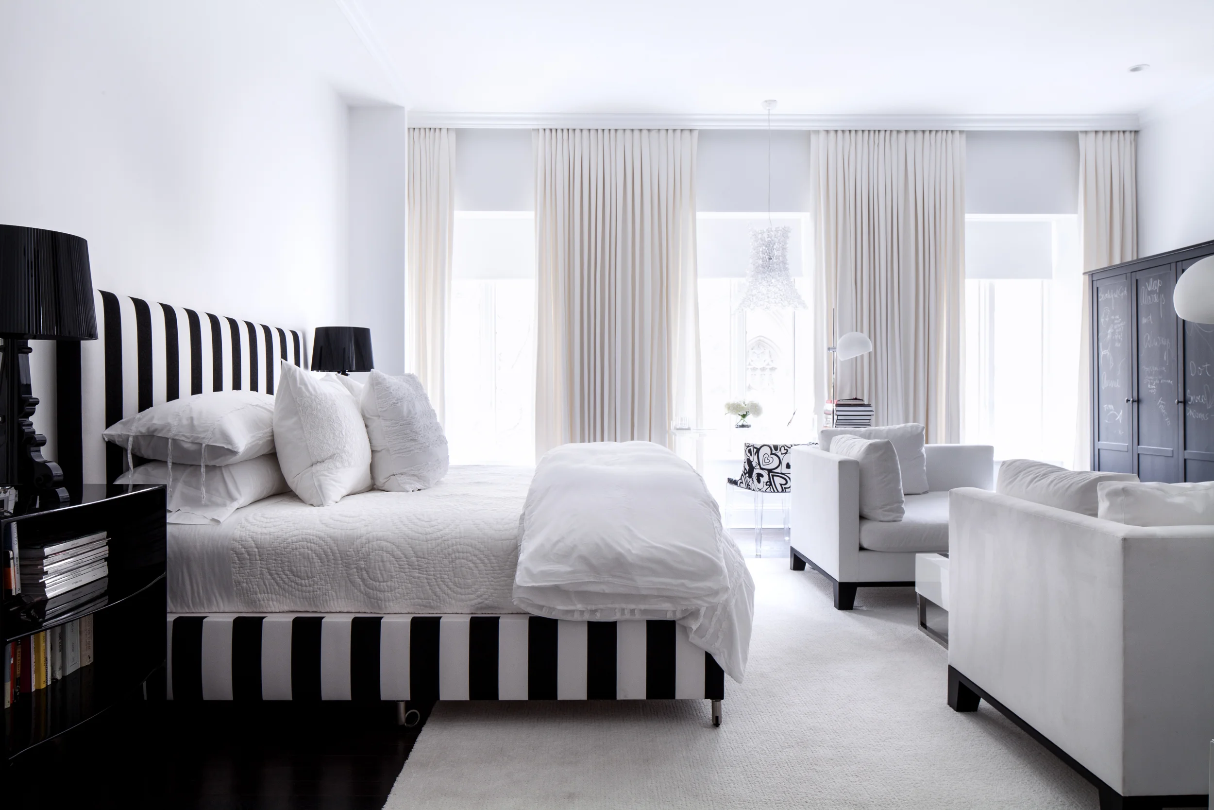 18_Black and White Bedroom-39.jpg