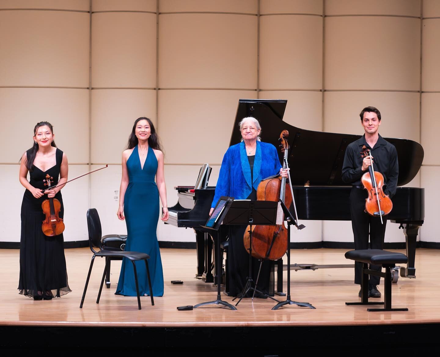 Great memories at @fourseasonscmf last week! Always enjoyed making music with these amazing people❣️
📸 @celloster @alexlau.kc 
.
.
.
#fourseasonschambermusicfestival #greenvillenc #springworkshop #summerexperience #chambermusic #chambermusicfestival