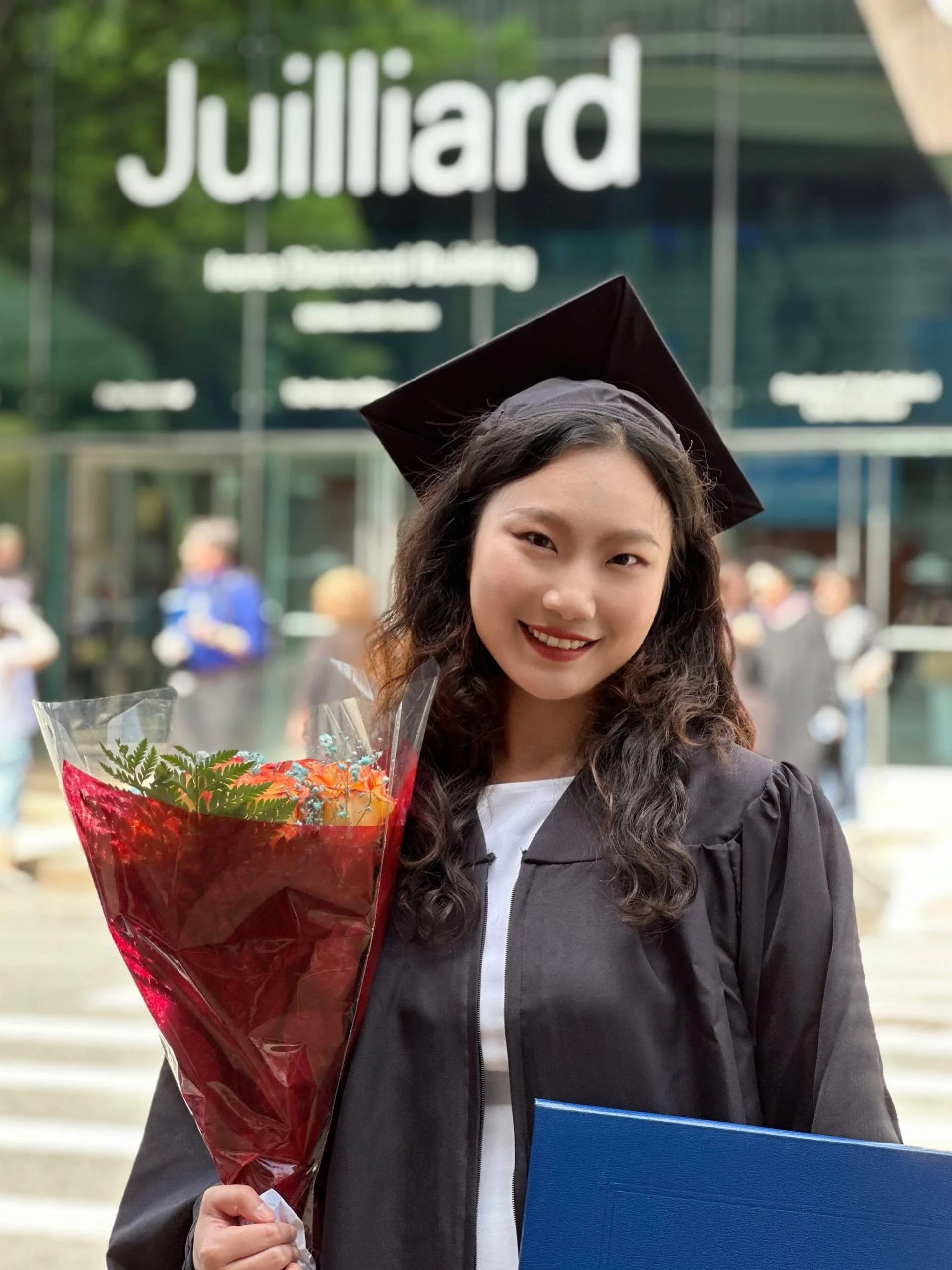 Finally posting this. 🎓

Juilliard Graduation 3.0

BM 👉🏻 MM 👉🏻 AD

8 years later, somehow I&rsquo;m still chasing the same thing. A lot has changed, yet the reason I make music hasn&rsquo;t.

Grateful for the people, music, opportunities, and ex