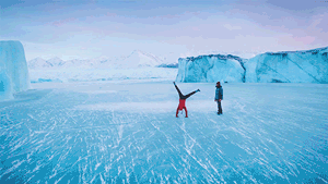 Cinemagraph_GlacierCartwheel_horiz_FINAL.gif