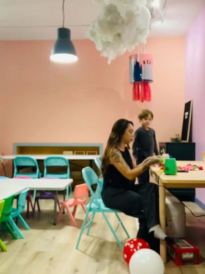 Getting ready! ➡️ the results 💎 

Let us help you celebrate!
A few upcoming party times:
12/21 at 12:00
12/28 at 12:00
1/4 at 12:00
1/11 at 12:00 &amp; 3:30
1/24 at 3:30

Join us!

#beehiveparties #partytime #kidpartyideas #ksow #phillyfamily #phill