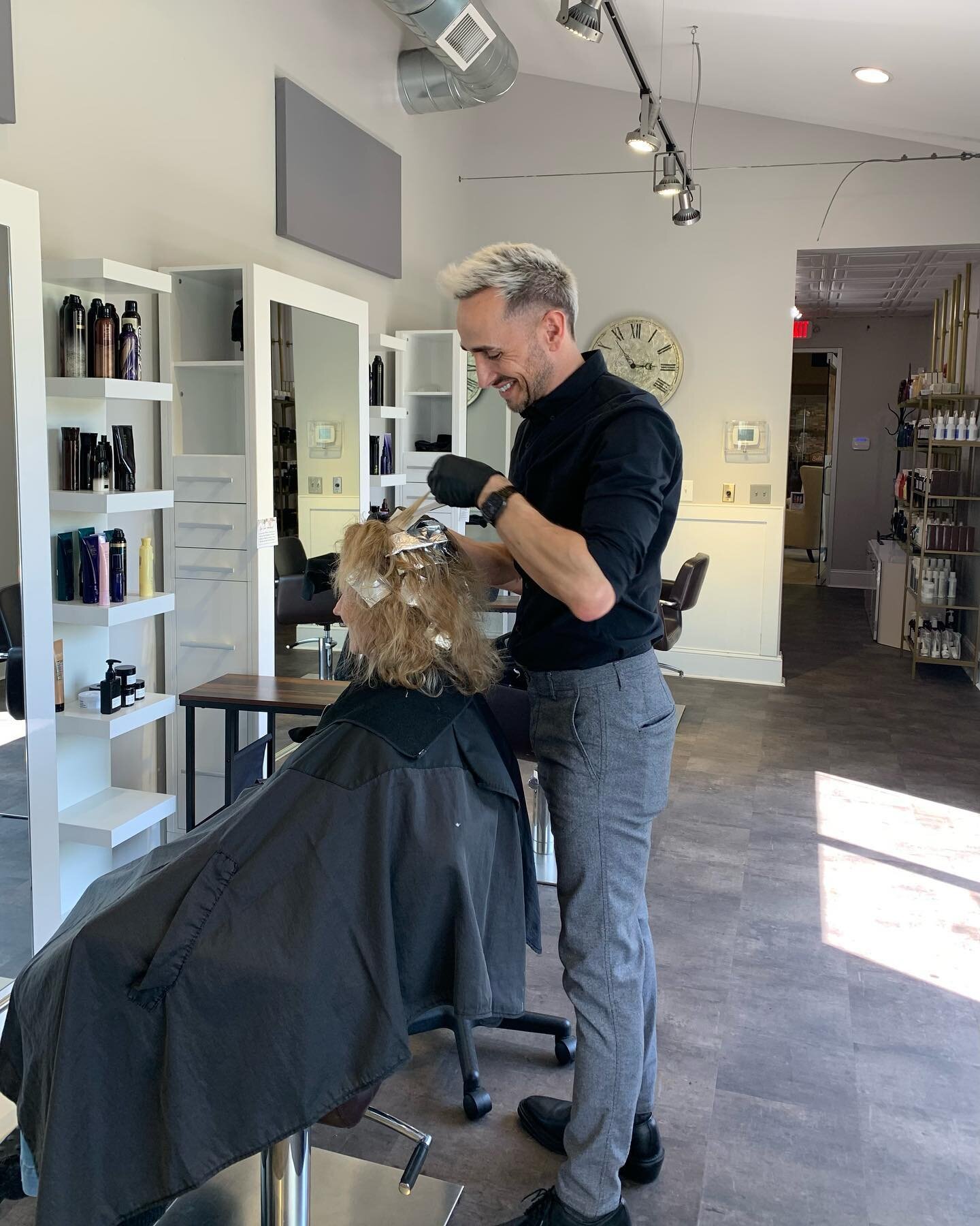 Our stylist Tim doing grey coverage and highlights 🌷 Call us to book your next appointment! 

#indianapolis #indianapolisindiana #carmelindiana #carmelindianastylist #indyhair #indyhairstylist #westfieldhair #broadripplehairtylist #indianapolishairs