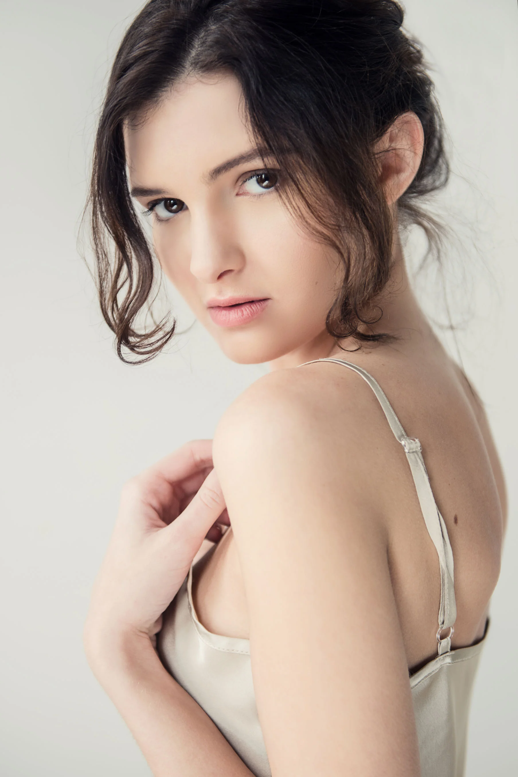 Aga_Rhodes_Sara_Rose_1.jpg