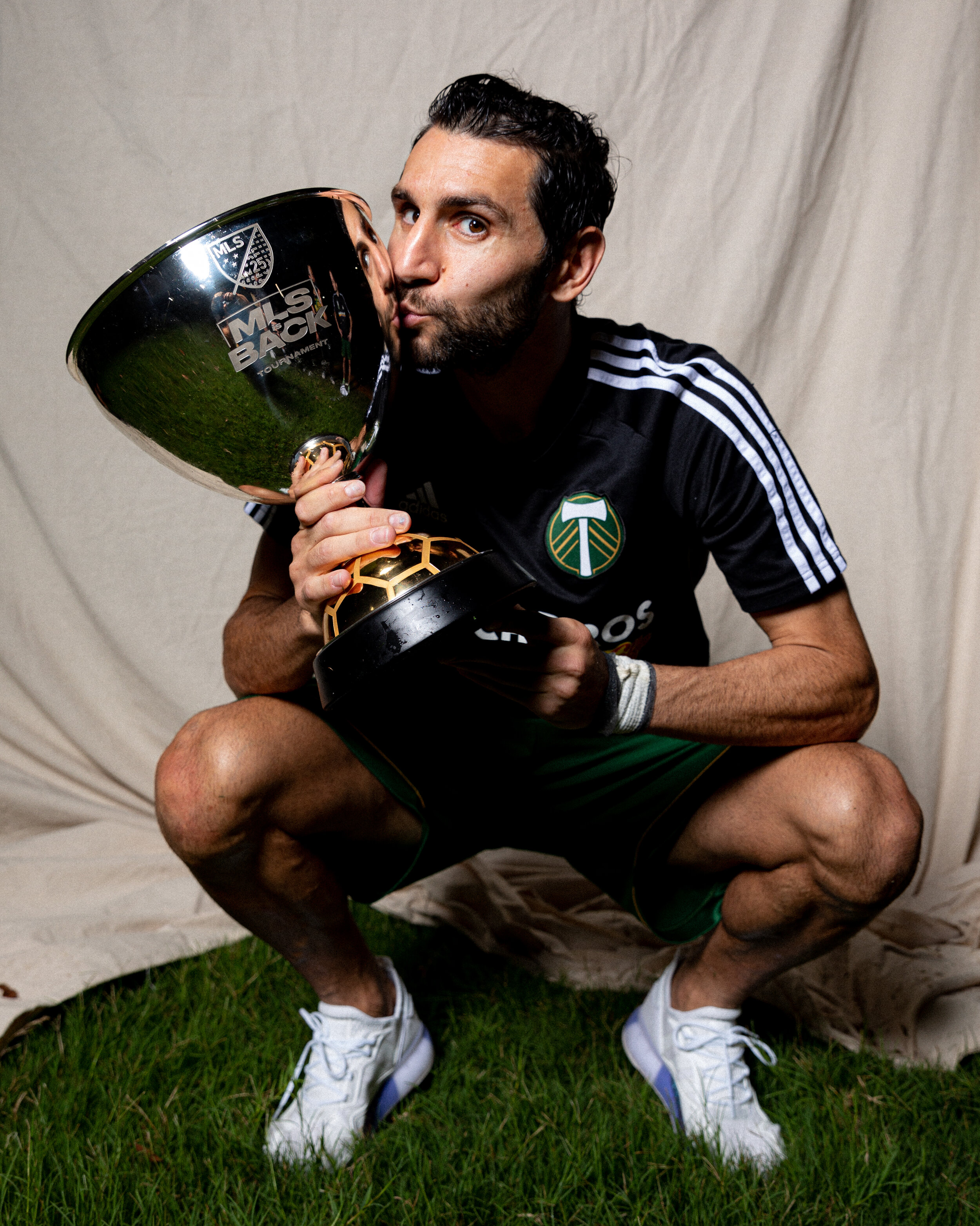 MLS_IS_BACK_FINAL_TROPHY_LAMOREAUX-0970.jpg