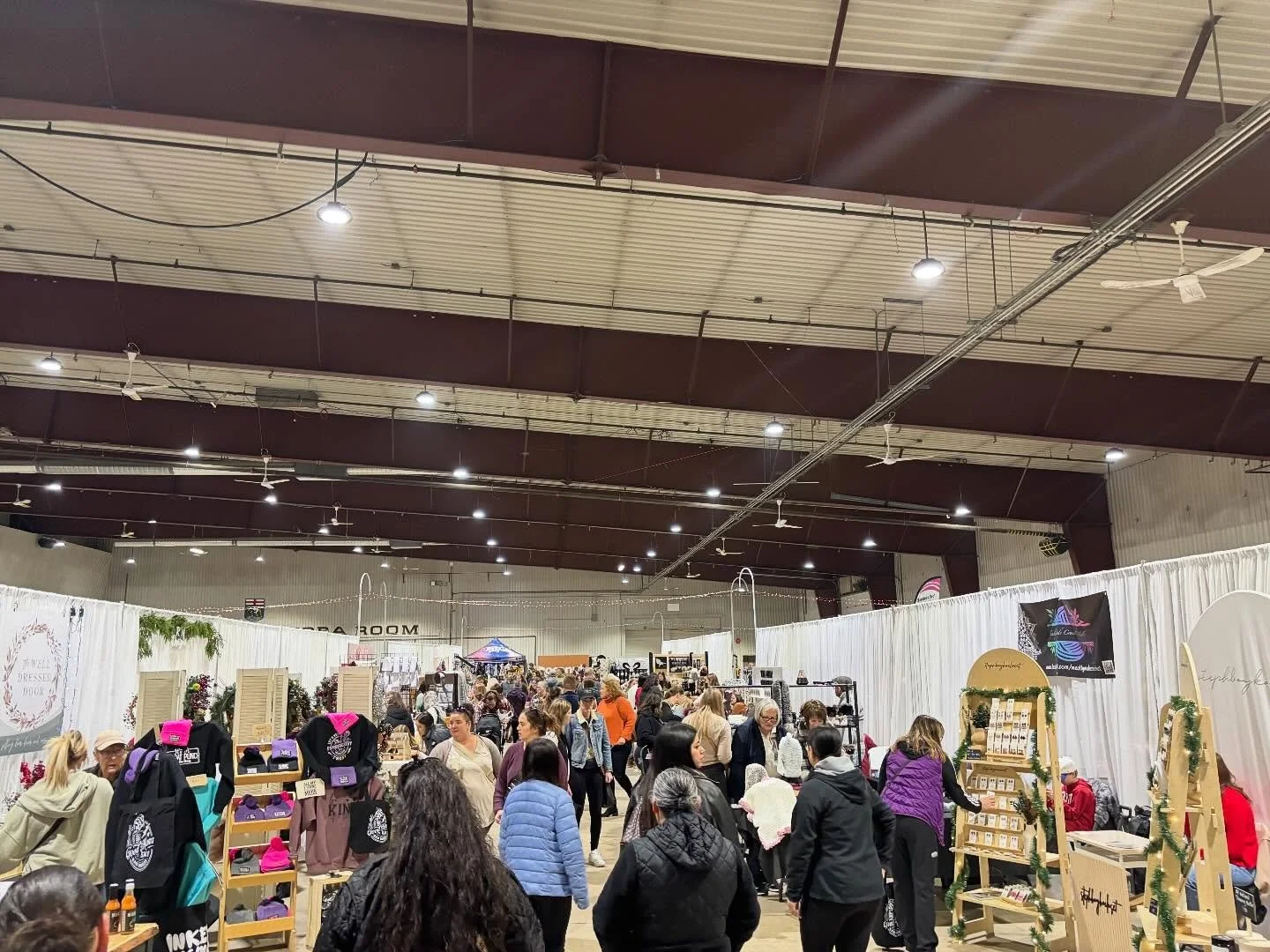 Market Day ✌️

Tickets available at the door:

🛍️$10 to shop and enter our FREE draw!
🛍️12 and under FREE

🎶 Live musicians @ness.hiebert @idarealestbih &amp; @mitchellbukarzmusic on Sunday 10-1pm 

🎟️Portion of ticket proceeds to @westernmbwomen