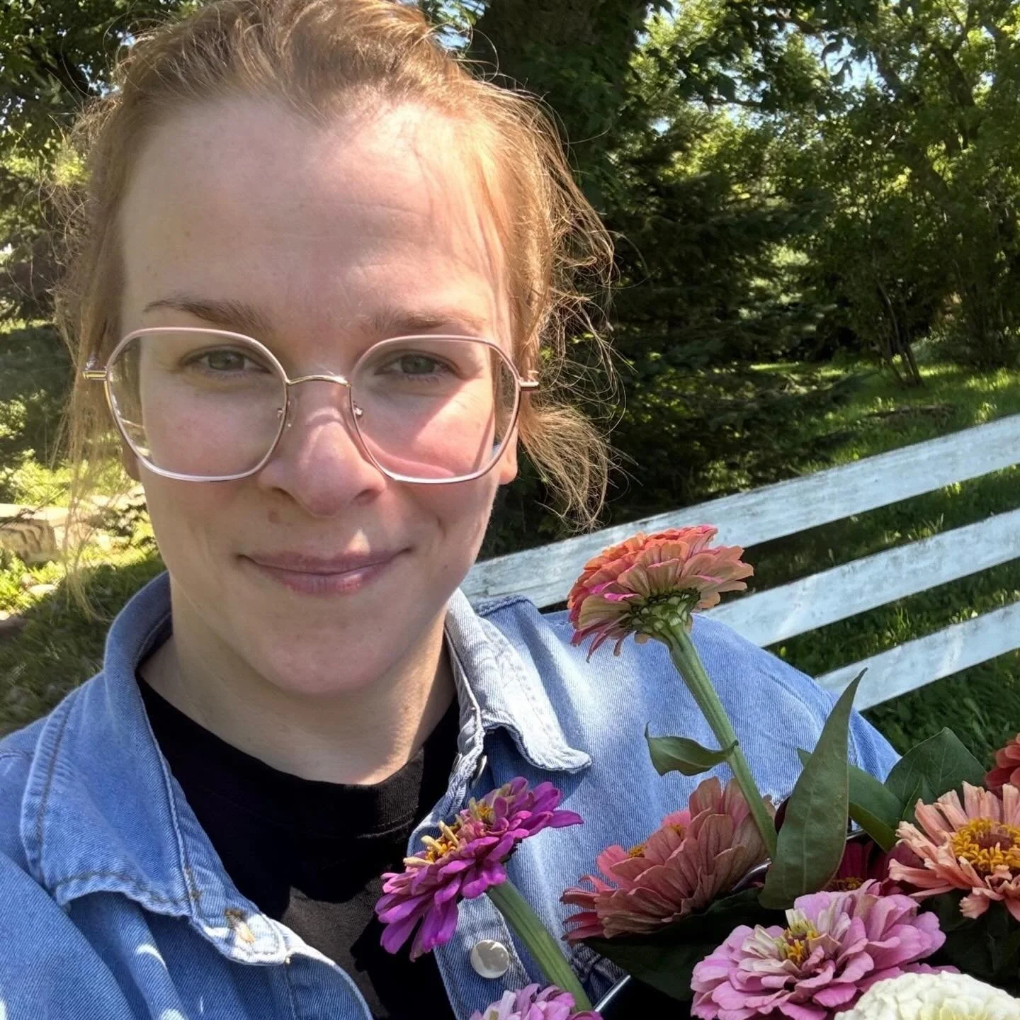 The Flower Bar is back 🌸
⠀⠀⠀⠀⠀⠀⠀⠀⠀
And this year, with a new face&hellip; and a really special story.
⠀⠀⠀⠀⠀⠀⠀⠀⠀
Meet the hands behind Shady Maples Flower Farm.
⠀⠀⠀⠀⠀⠀⠀⠀⠀
What started as a love for gardening on a family farm west of Minnedosa has gro