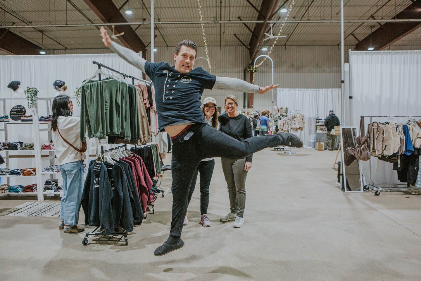 READY, SET, SHOP!!

We&rsquo;re so excited for our spring market this Saturday that we&rsquo;ve extended our early bird tickets ($7) until Thursday 👀

Grab yours early and:
🎟️ Save on admission
🌸 Skip the line
💵 Get entered to win Apple + Pine Ma