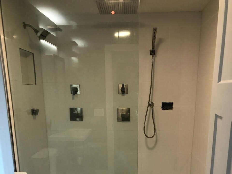 dans%2BBathroom%2B1.jpg