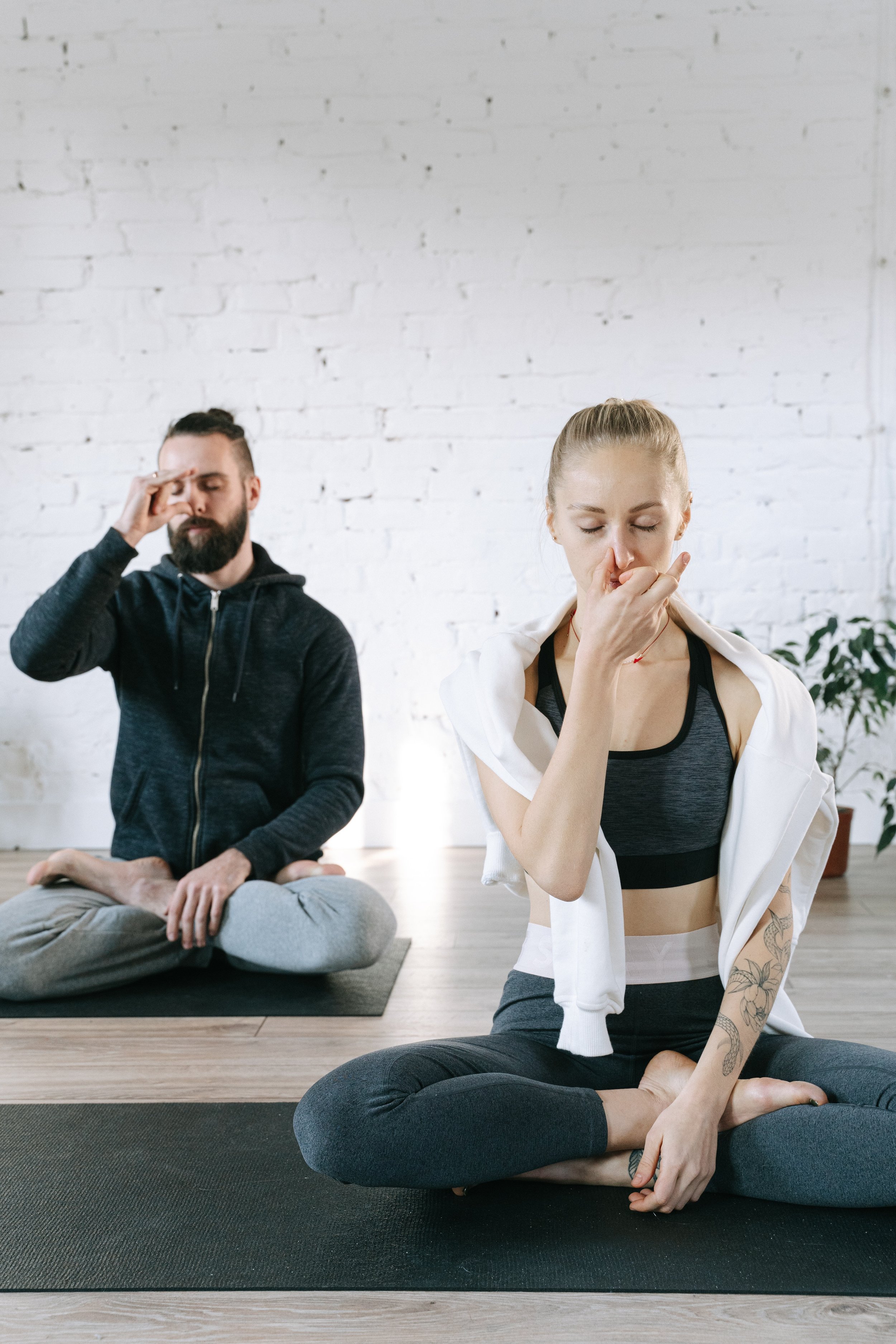 8 Hot Couple Yoga Poses for Intimacy & Connection (Beginner-Friendly!)