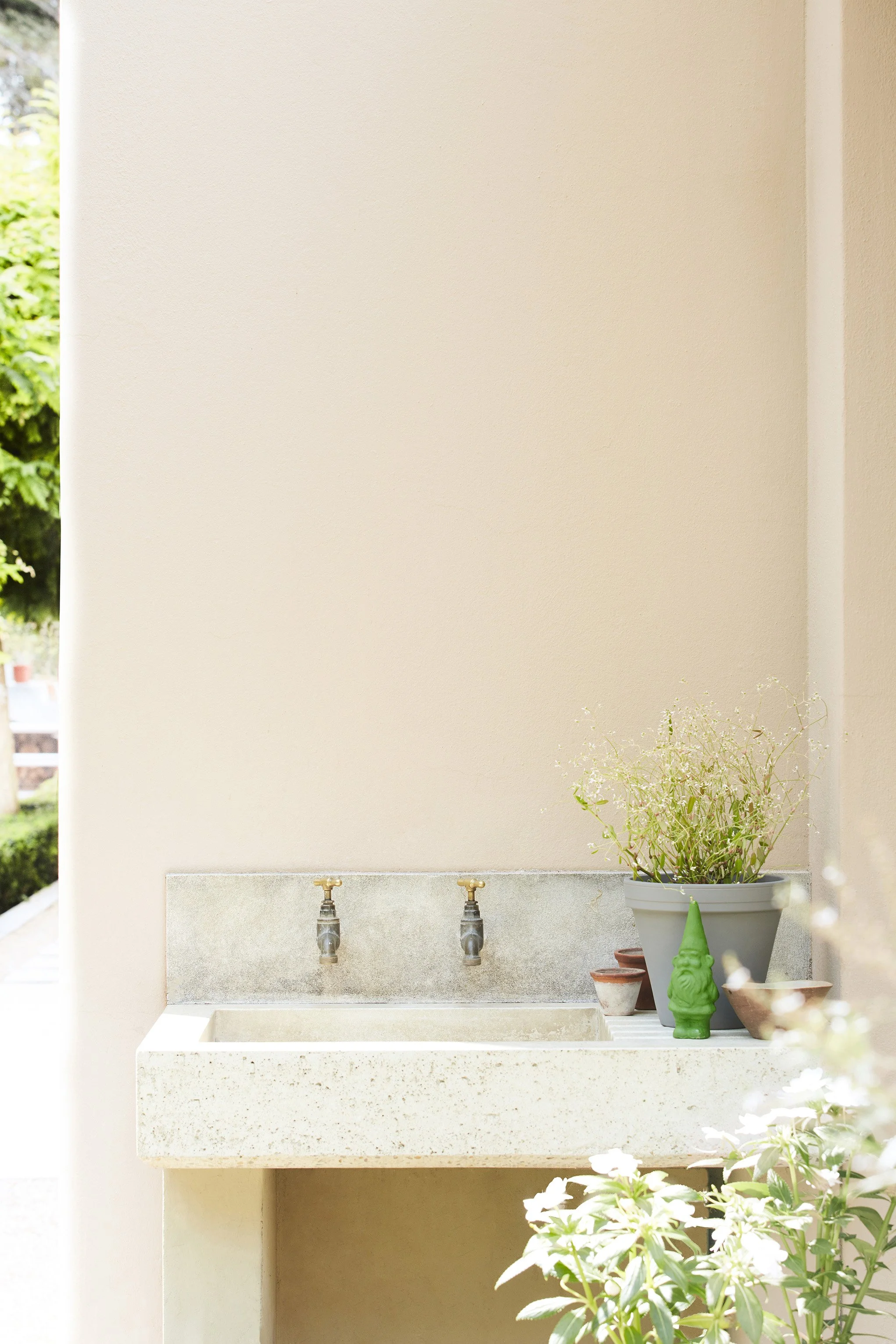 Silent White - Deep 331 Exterior.jpg