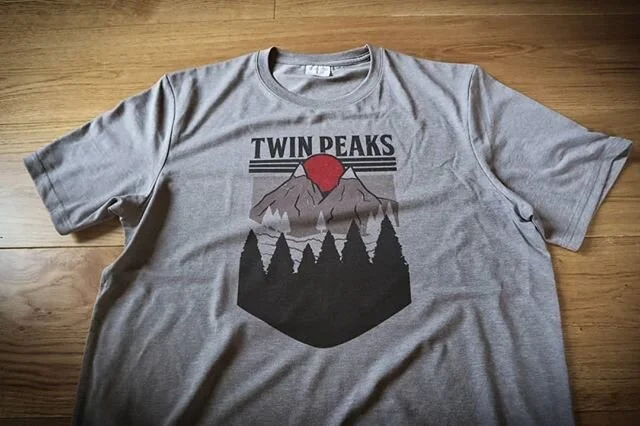 This arrived today ,thanks to the best person I know ^_________^
☕☕🌲🌲🦉🦉.