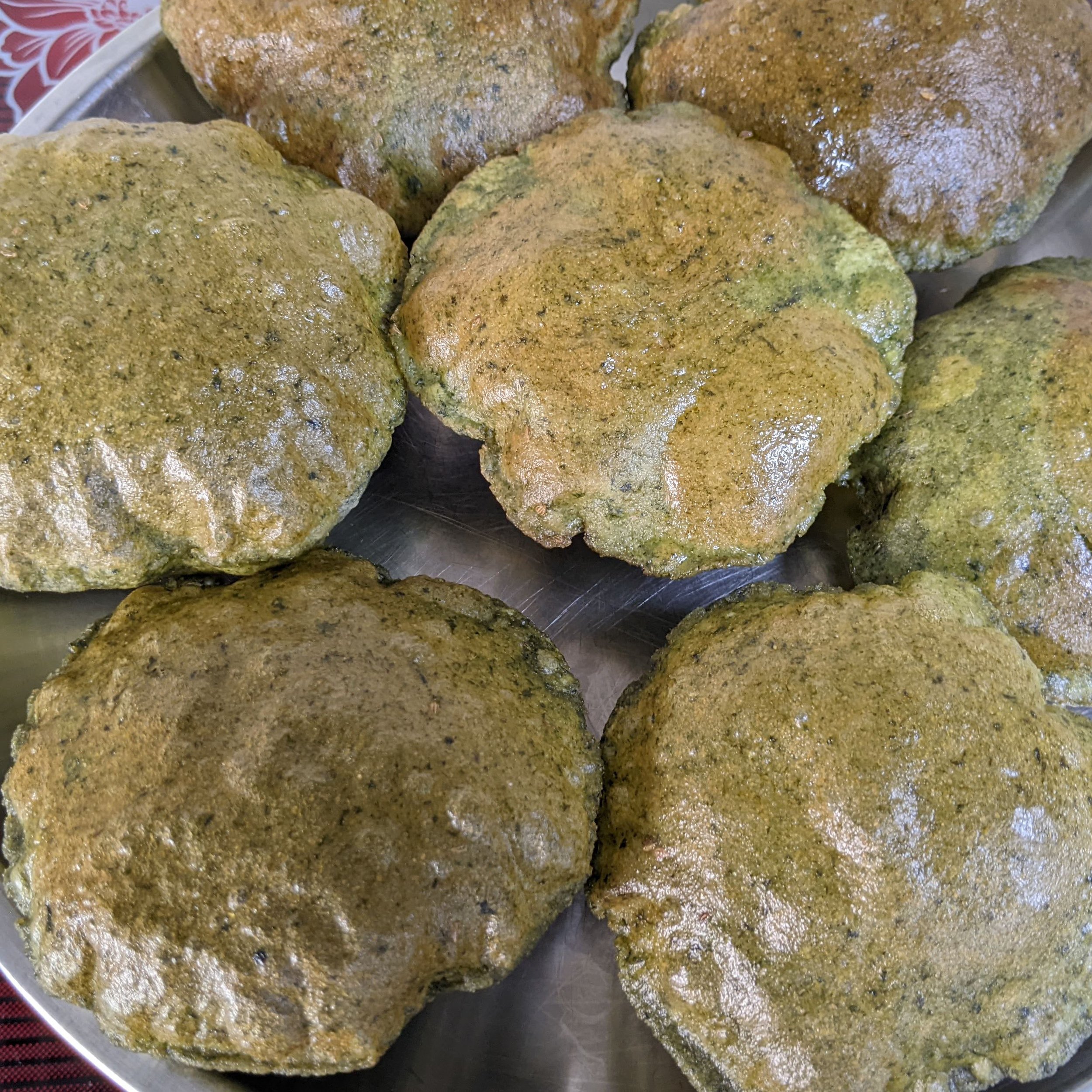 Homemade Bathua Puri Recipe 