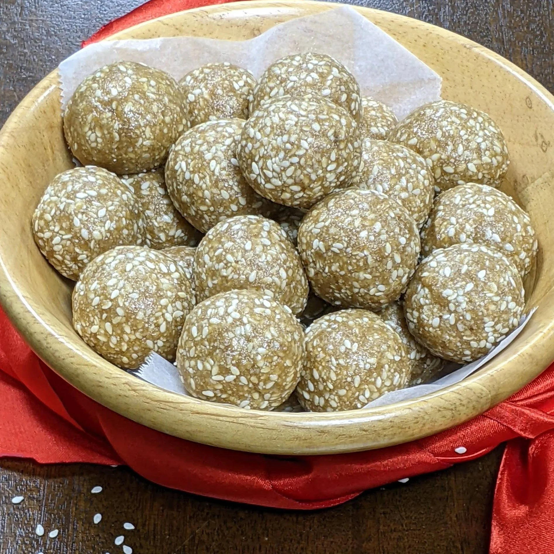 Homemade Tilkut Ke Ladoo Recipe