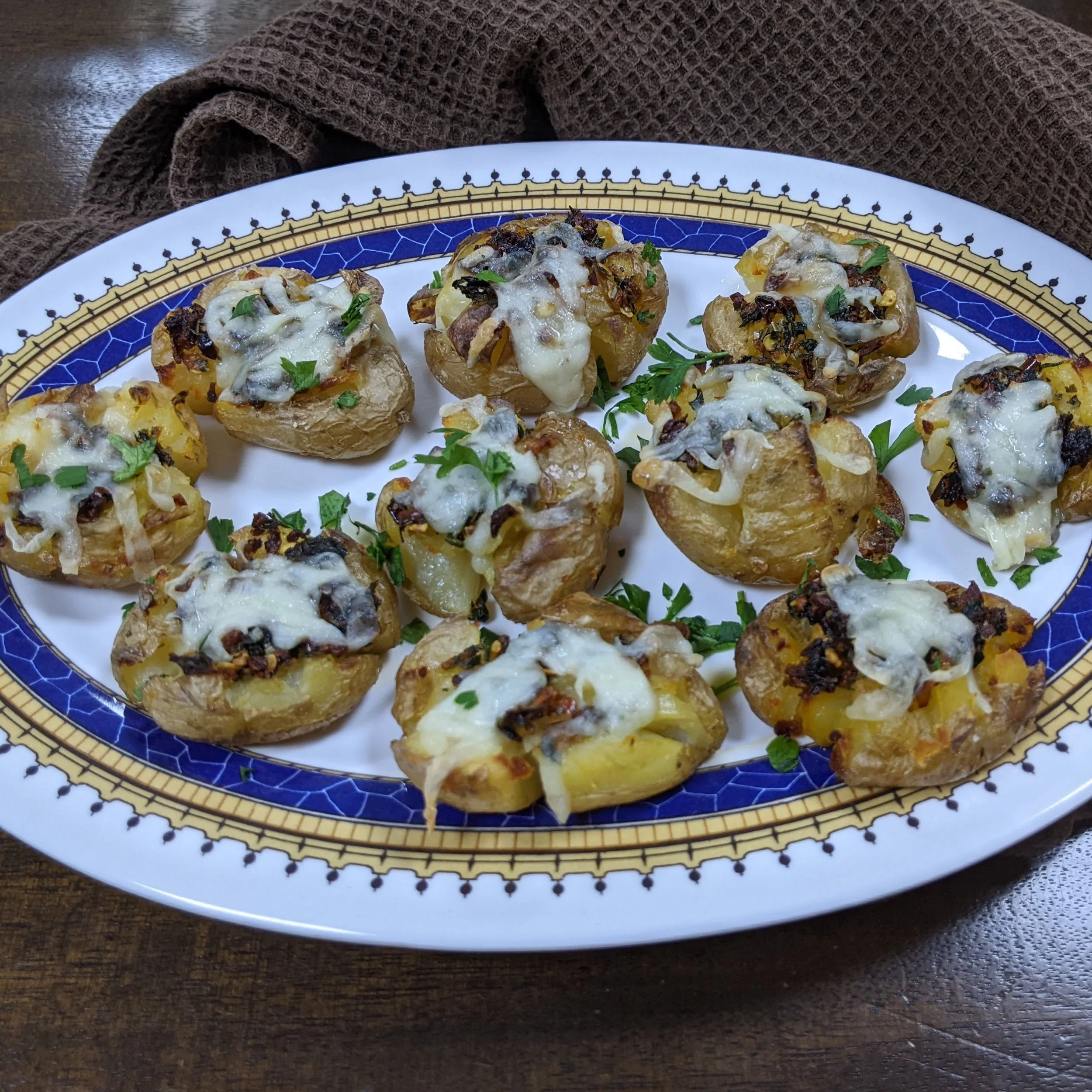 Homemade Cheesy Crispy Baked Potato Bites Recipe