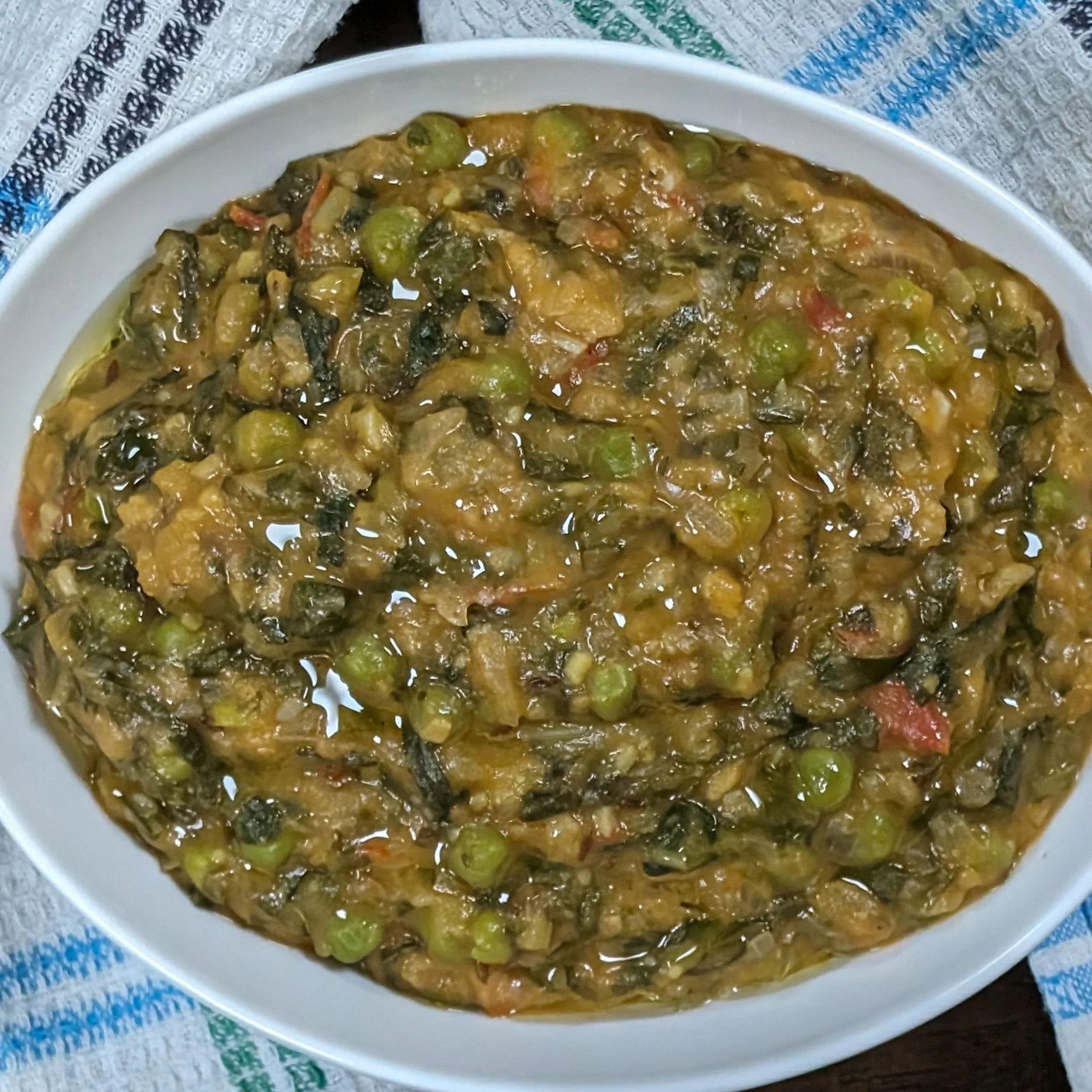 Homemade Palak Matar Besan Sabzi Recipe
