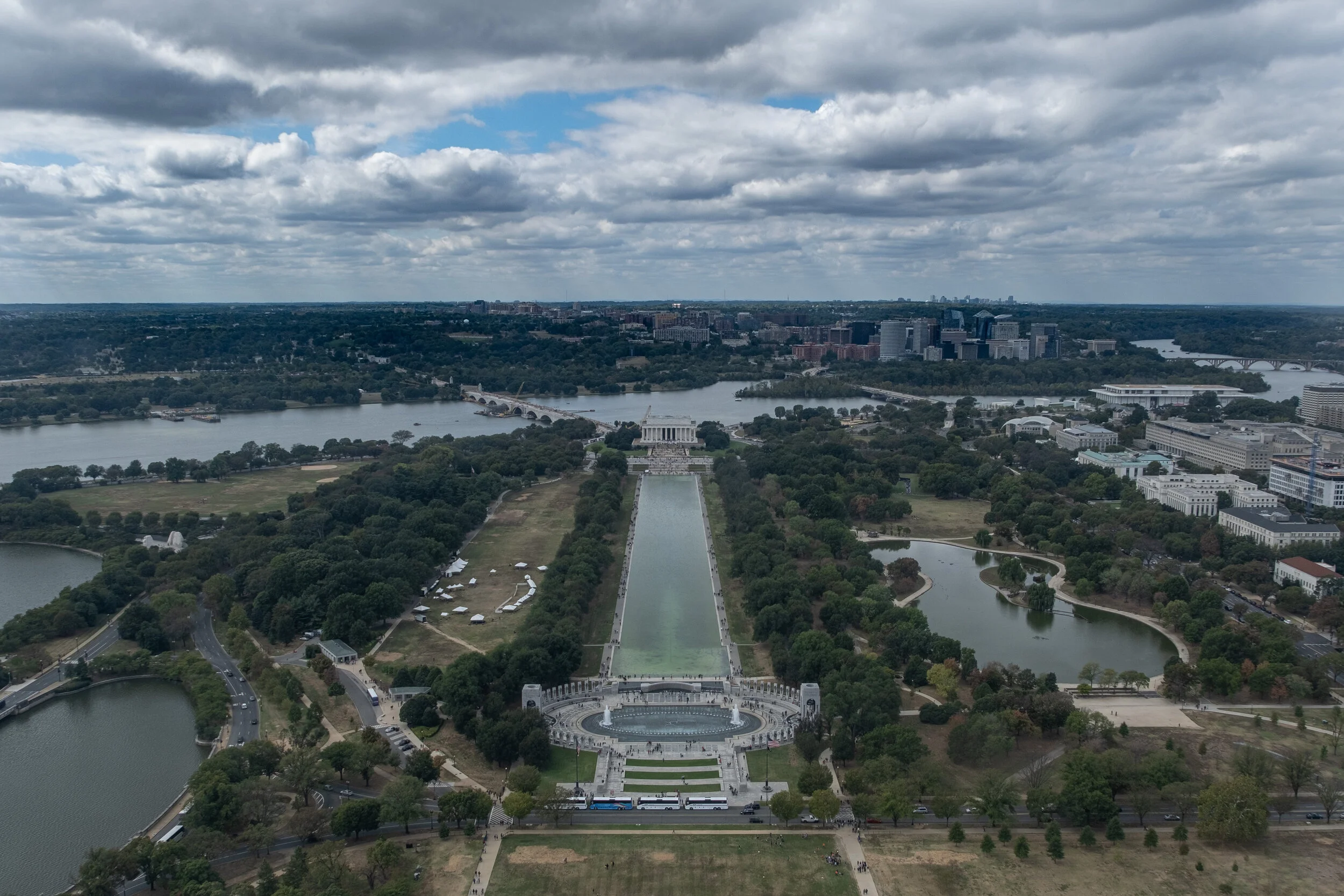 West toward the Lincoln Memorial