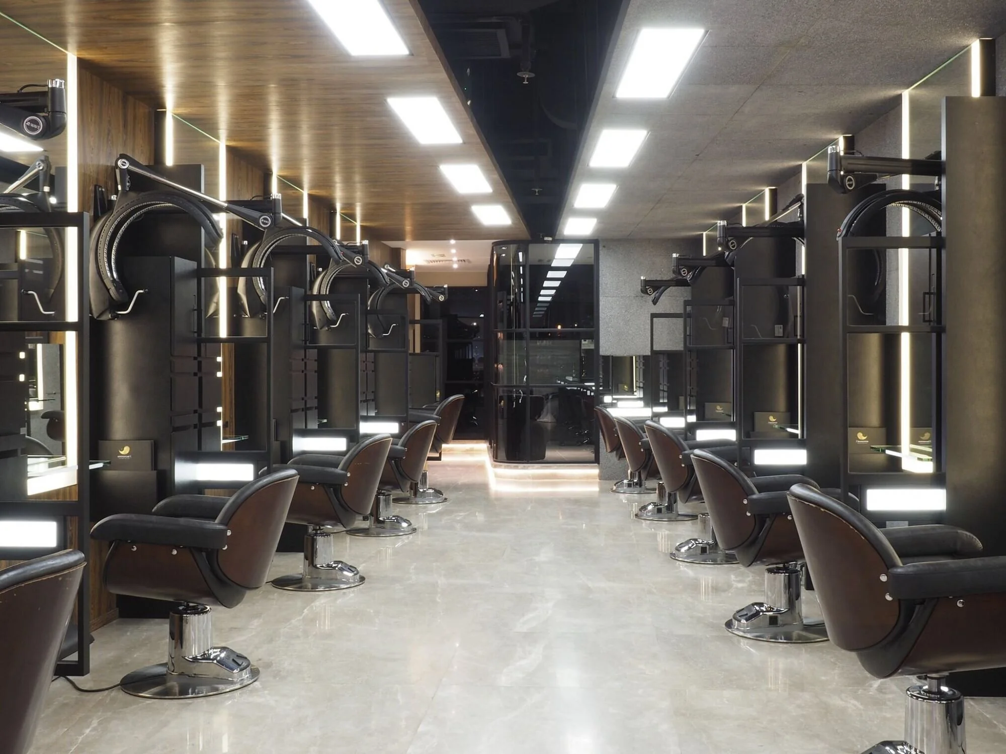 emmanuel f.: Hong Kong’s luxury, eco-friendly organic hair and beauty sanctuary.