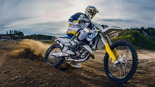 com.portieriahmad.Motocross.DirtBike.DirtBikes.CoolDirtBikeWallpaper_13.png