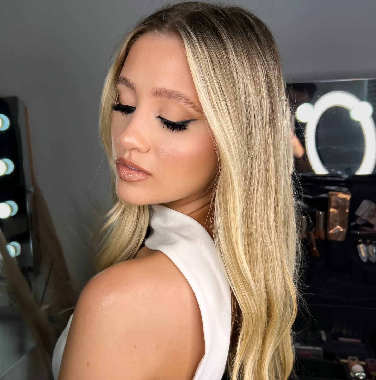 It&rsquo;s {almost} GLAM season 💫 

My diary for glam makeups is open and I can&rsquo;t wait to see you all for party season 🫶🏻 

Drop a 💫 for the link to book in online and lets get you feeling gorgeous 🩷 mobile &amp; salon appointments availab