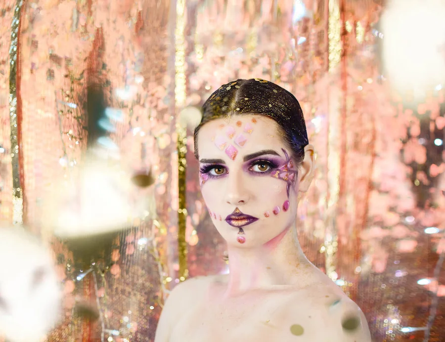 "Alien" Elluna drops "Lucky Me"