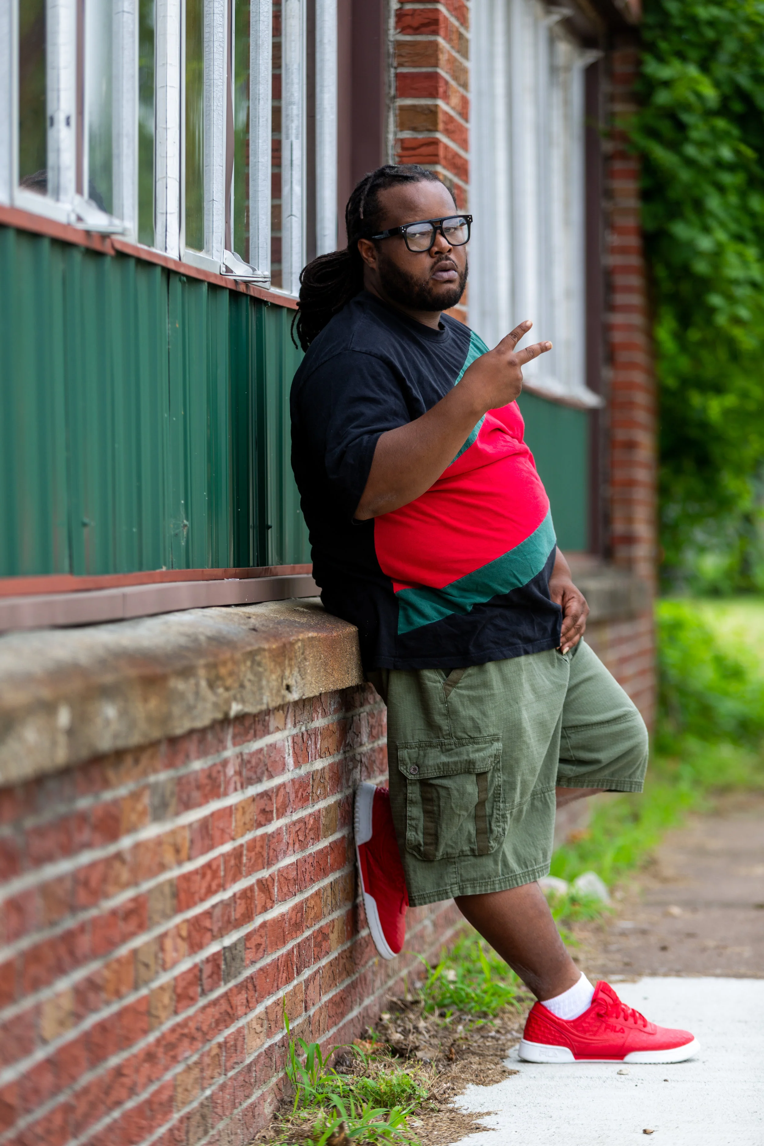 Beav drops new single and video 'Guns'