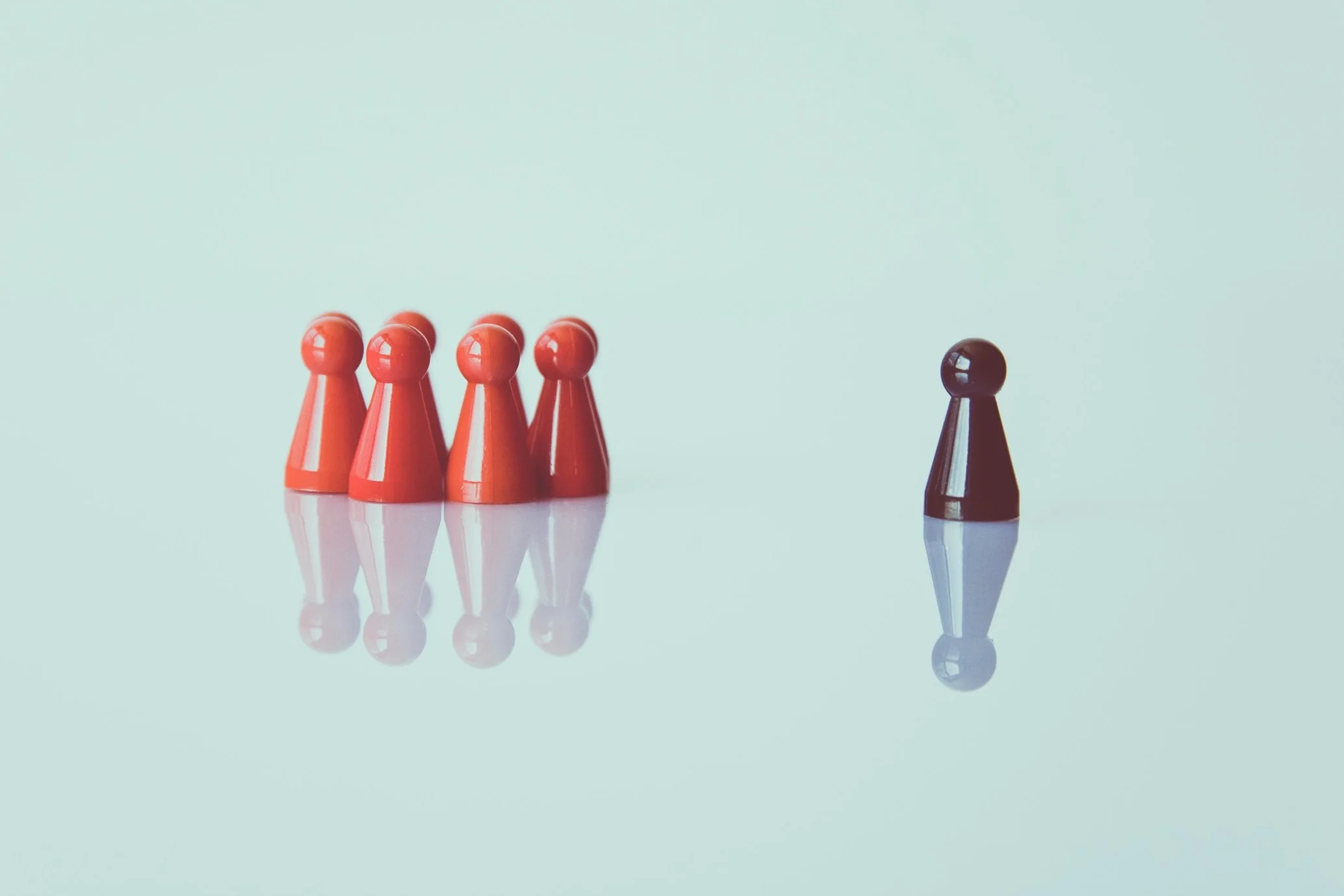 chess-pieces-color-conceptual-1679618.jpg
